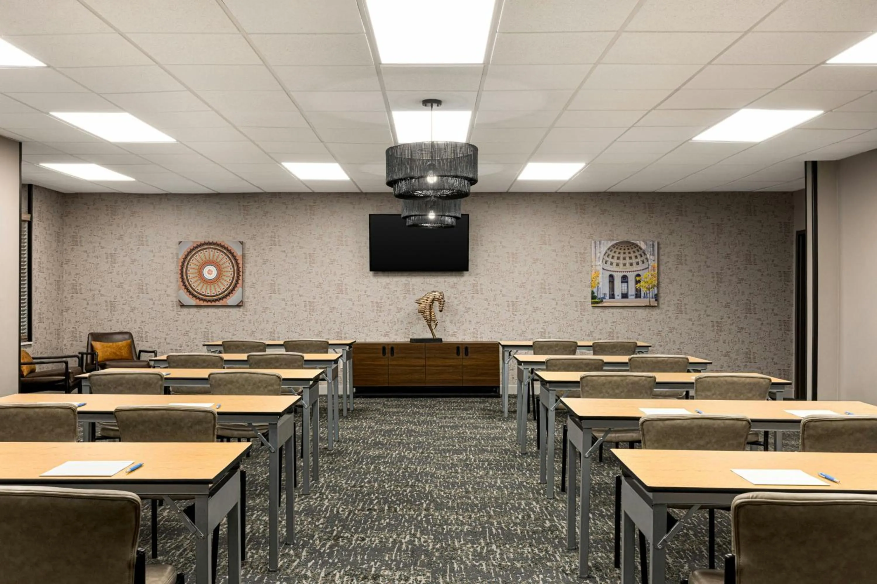 Meeting/conference room in Four Points by Sheraton Columbus-Polaris