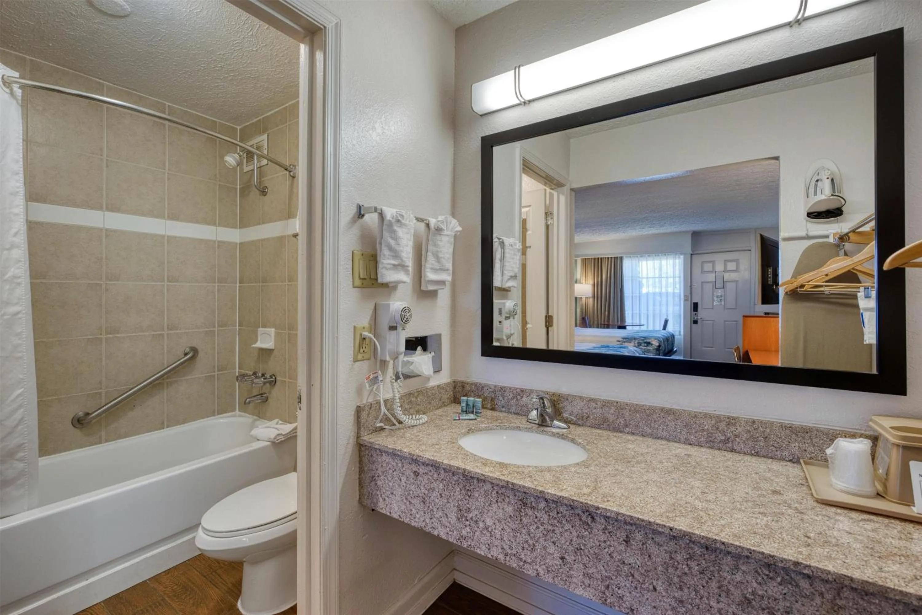 Bathroom in Best Western Hendersonville Inn