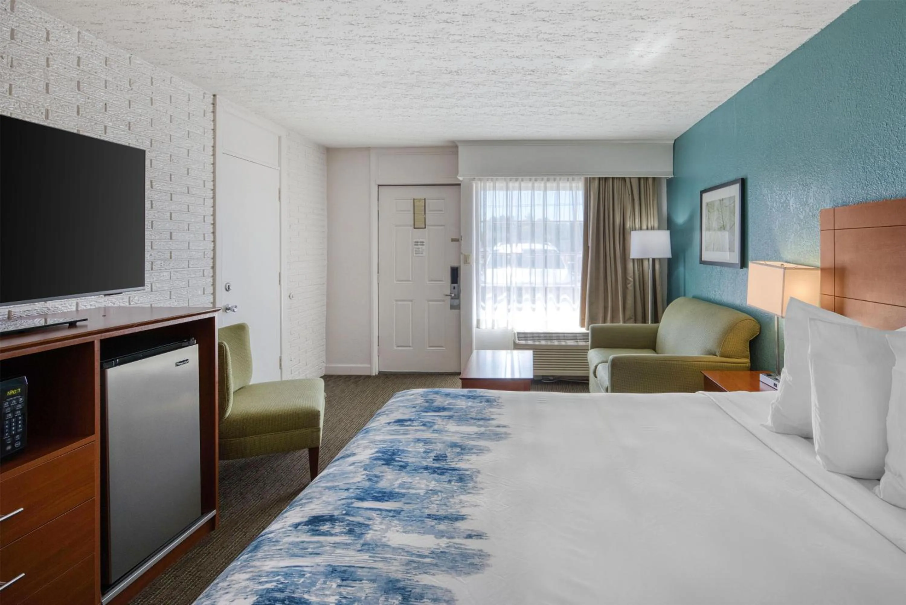 Bedroom, Bed in Best Western Hendersonville Inn