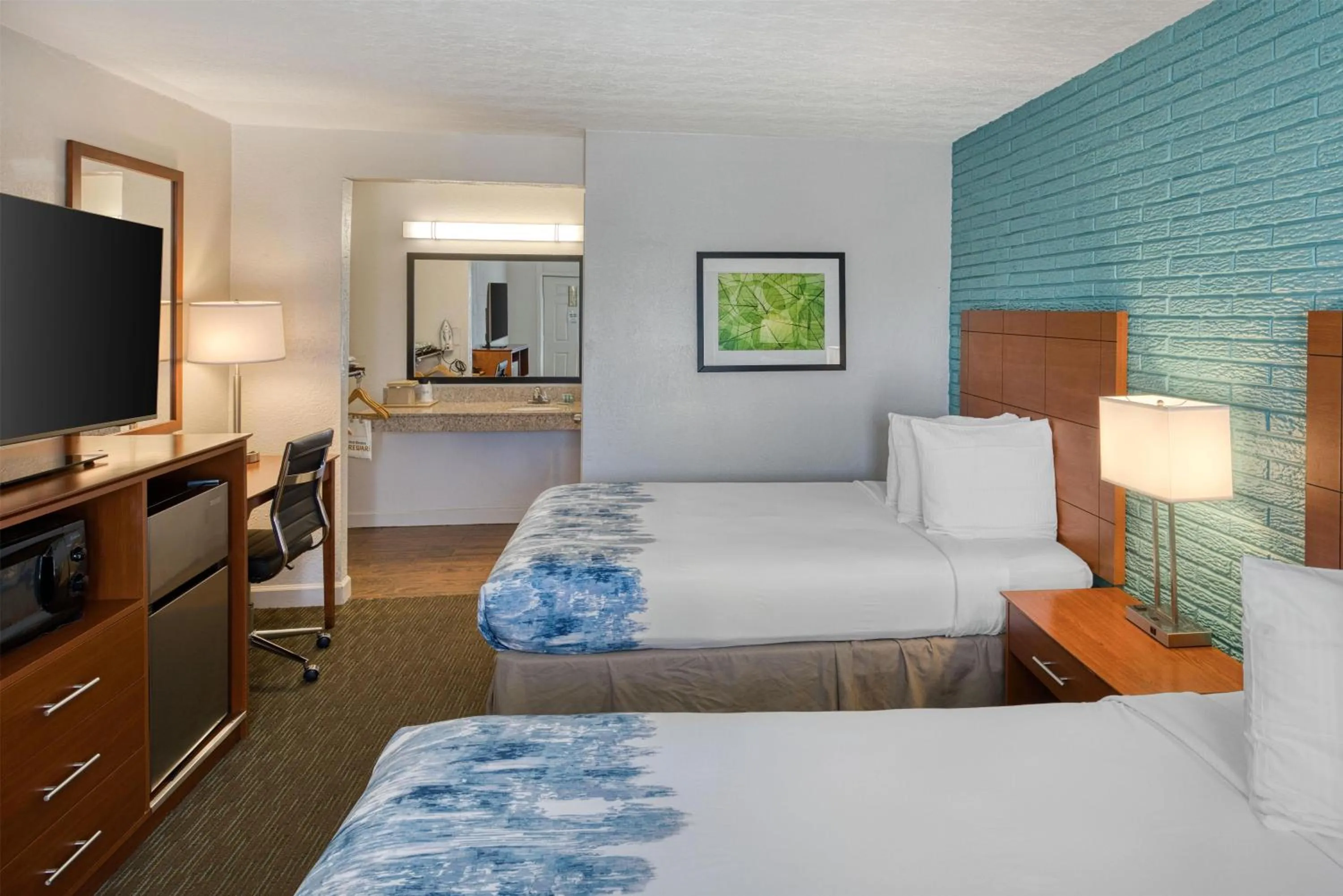 Bedroom, Bed in Best Western Hendersonville Inn