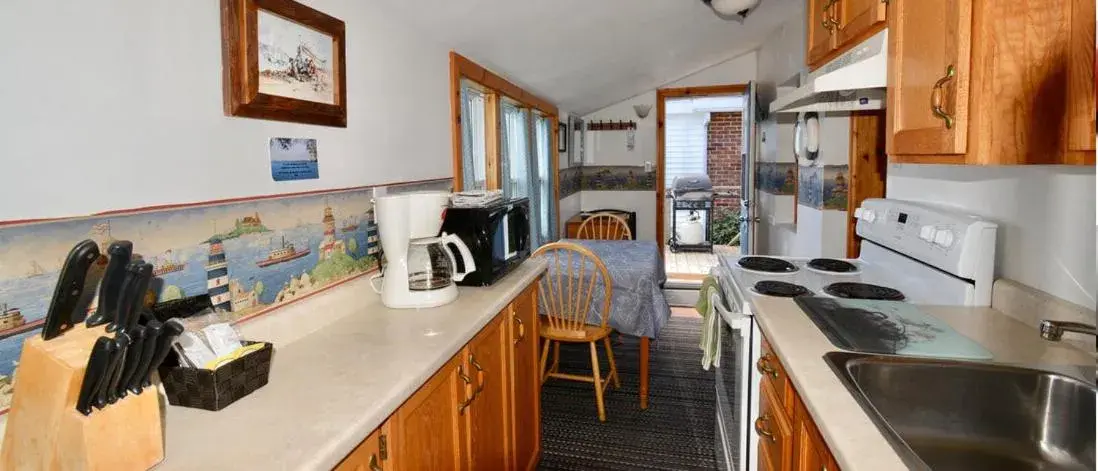 Kitchen or kitchenette in Dewar's Inn and Cottages Kitchen or kitchenette in Dewar's Inn and Cottages