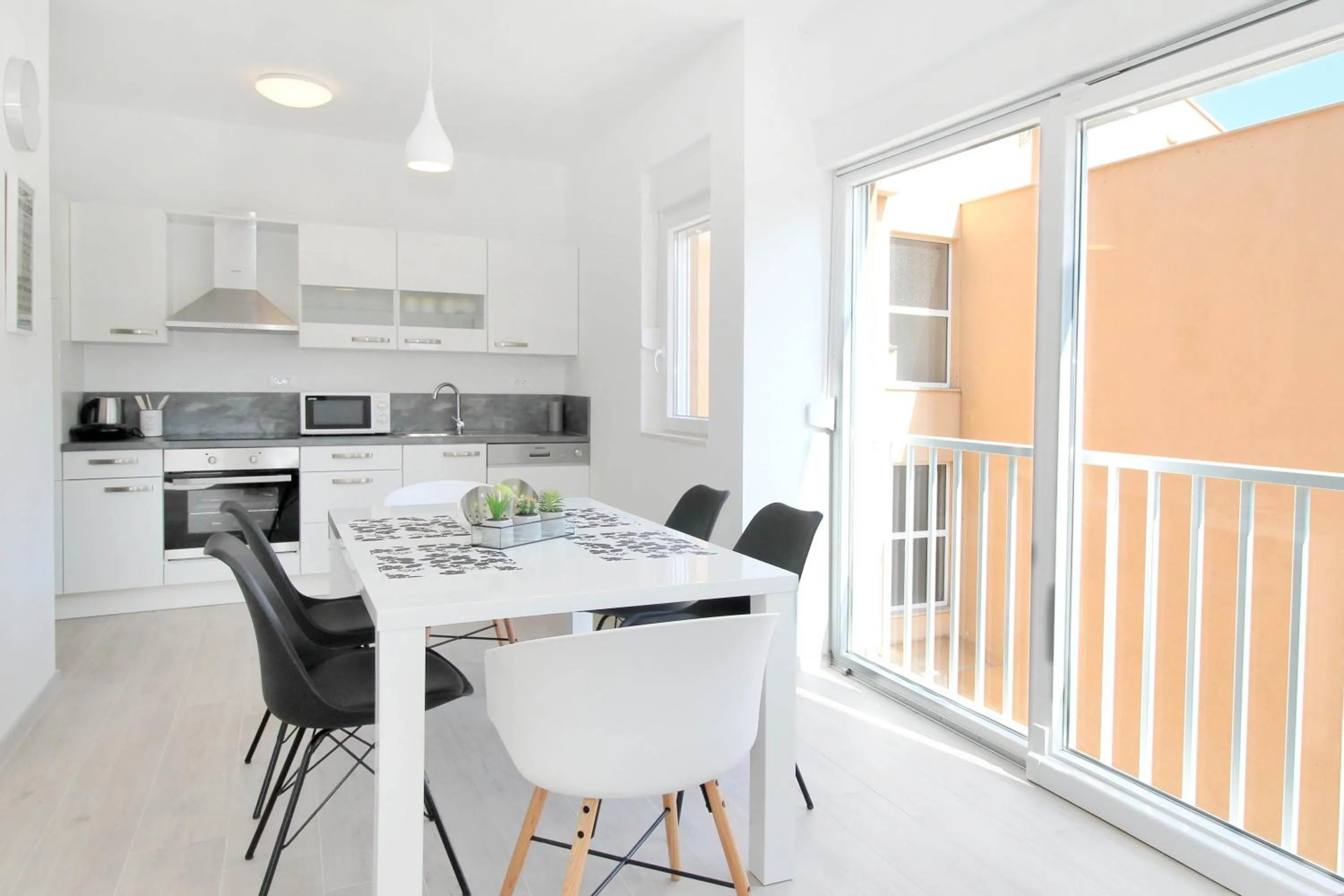 Dining area in Bacan Family Apartments