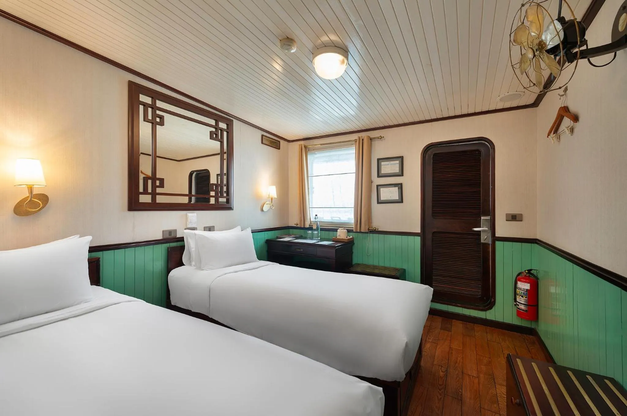 Bed in Emeraude Classic Cruises