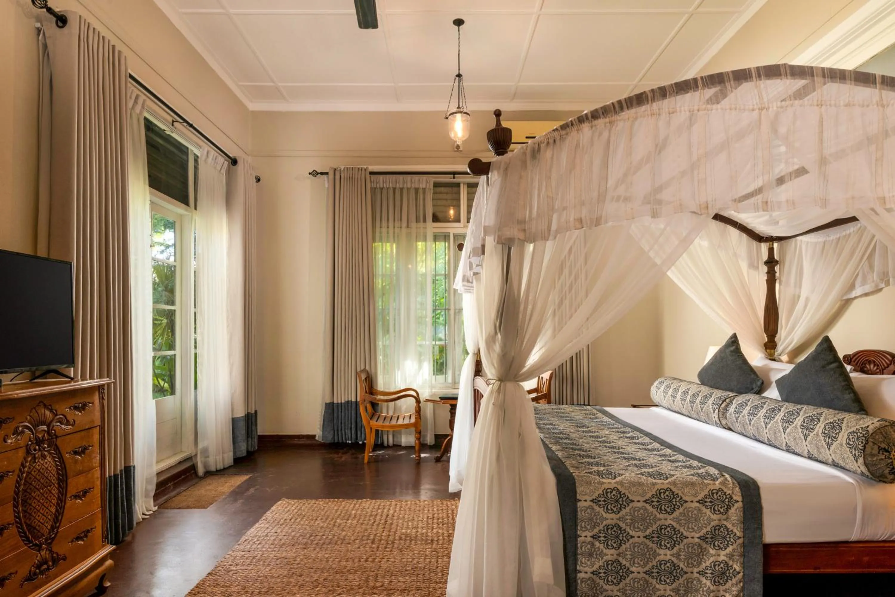 Photo of the whole room, Bed in Castle Hill Bungalow by Seven Angels