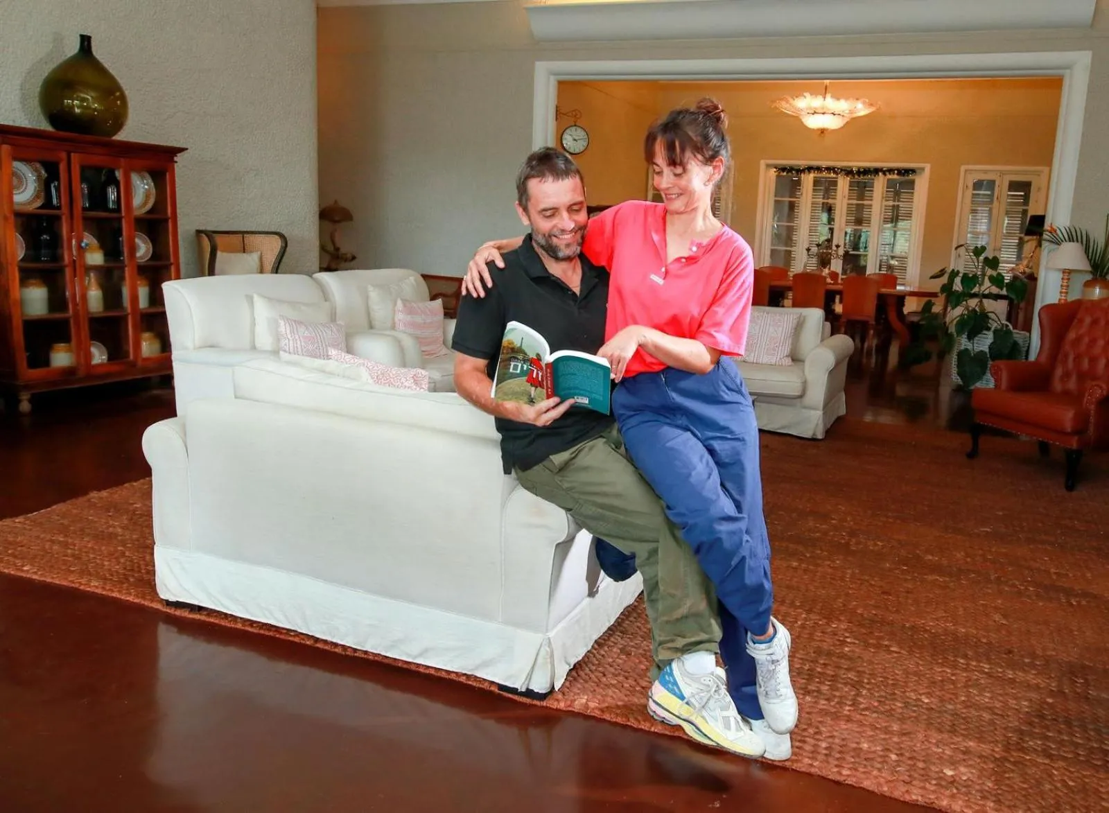 Living room in Castle Hill Bungalow by Seven Angels