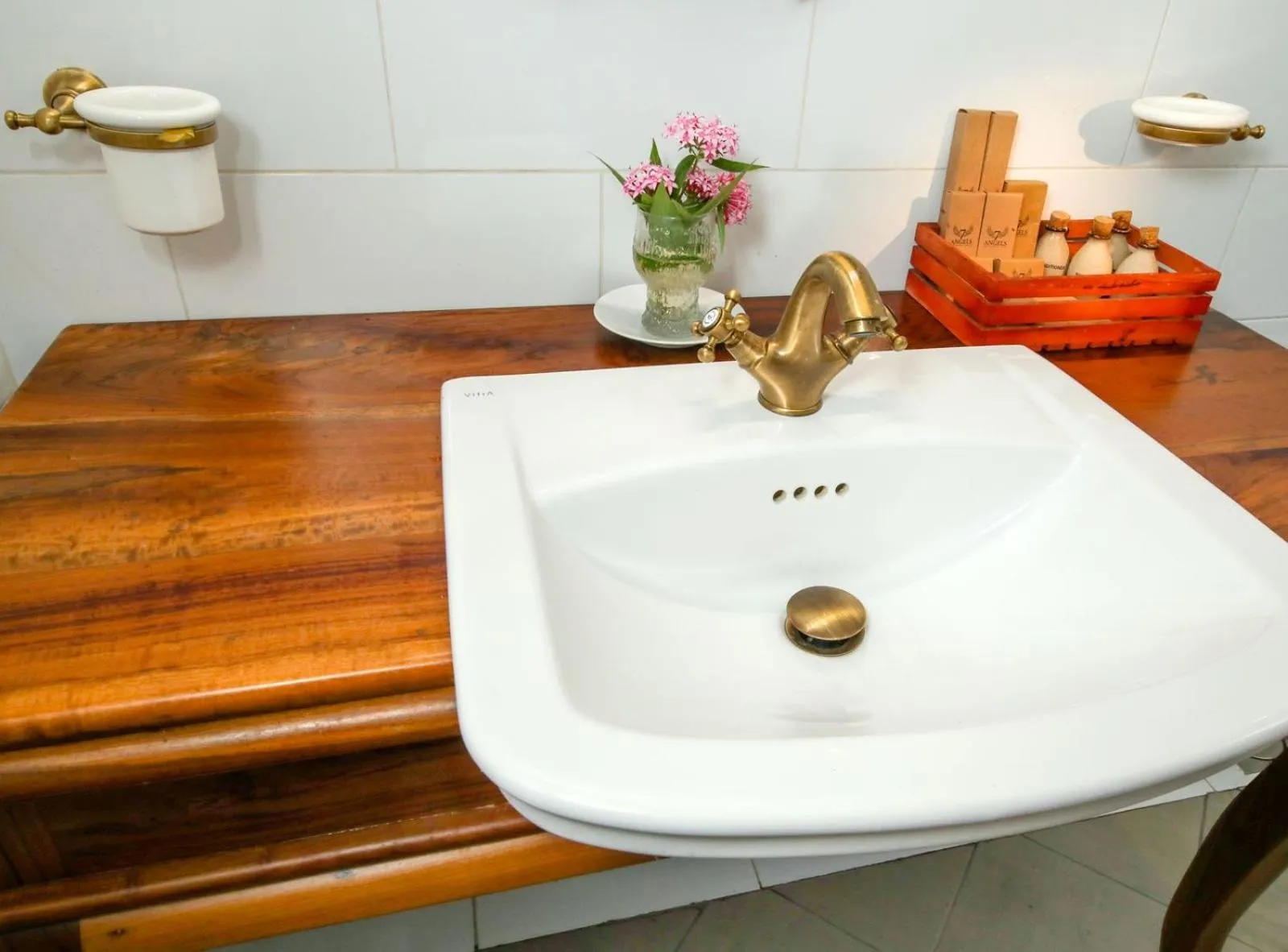 Bathroom in Castle Hill Bungalow by Seven Angels
