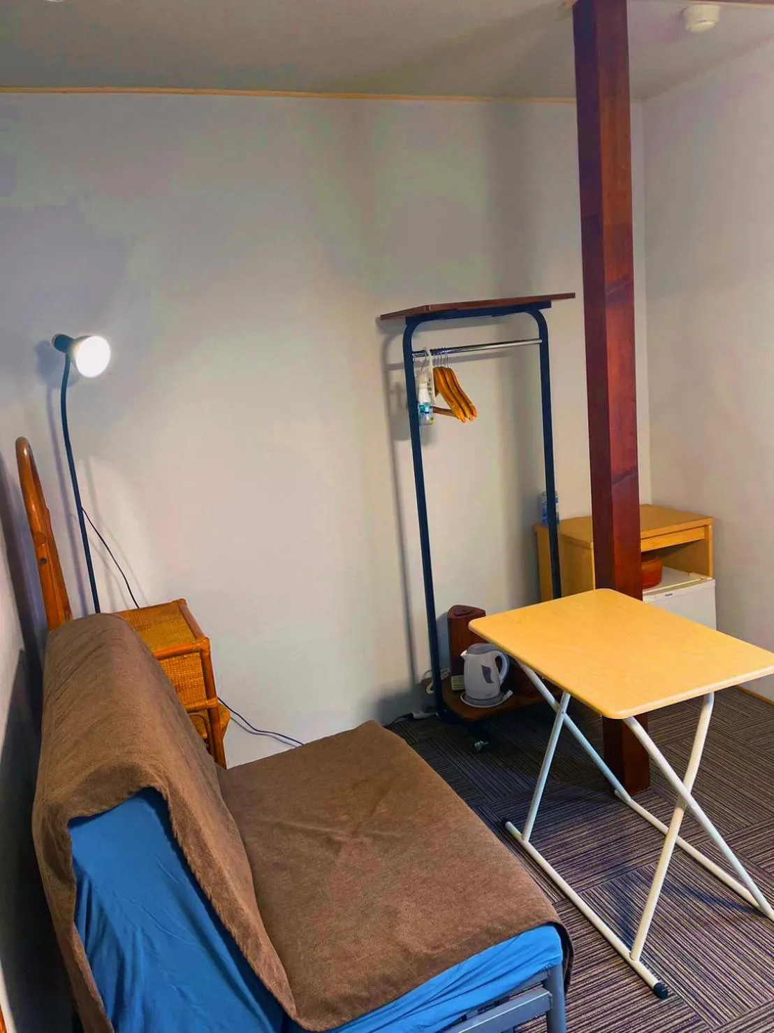 Photo of the whole room, Bed in Mountain Jam