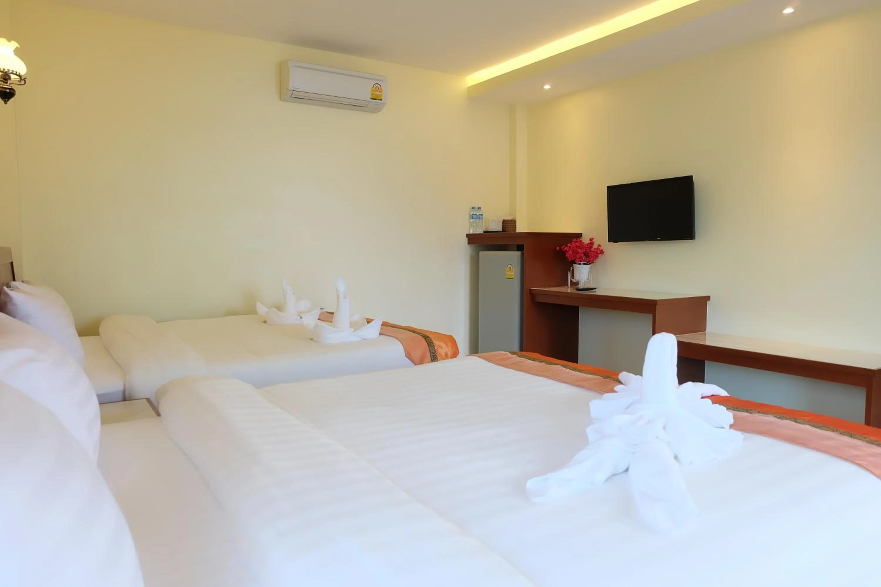 Bed in Chokdee Resort