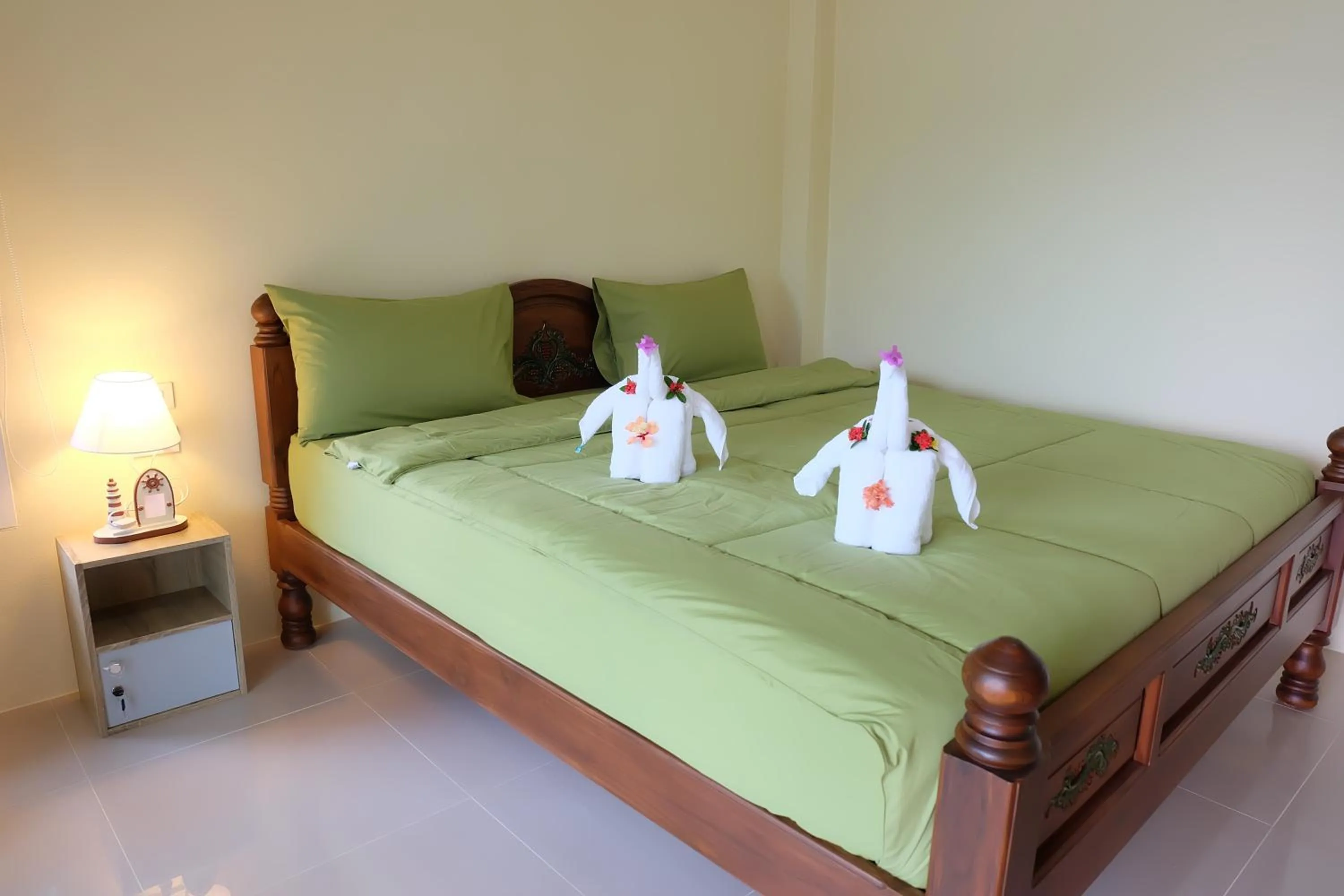 Bed in Chokdee Resort