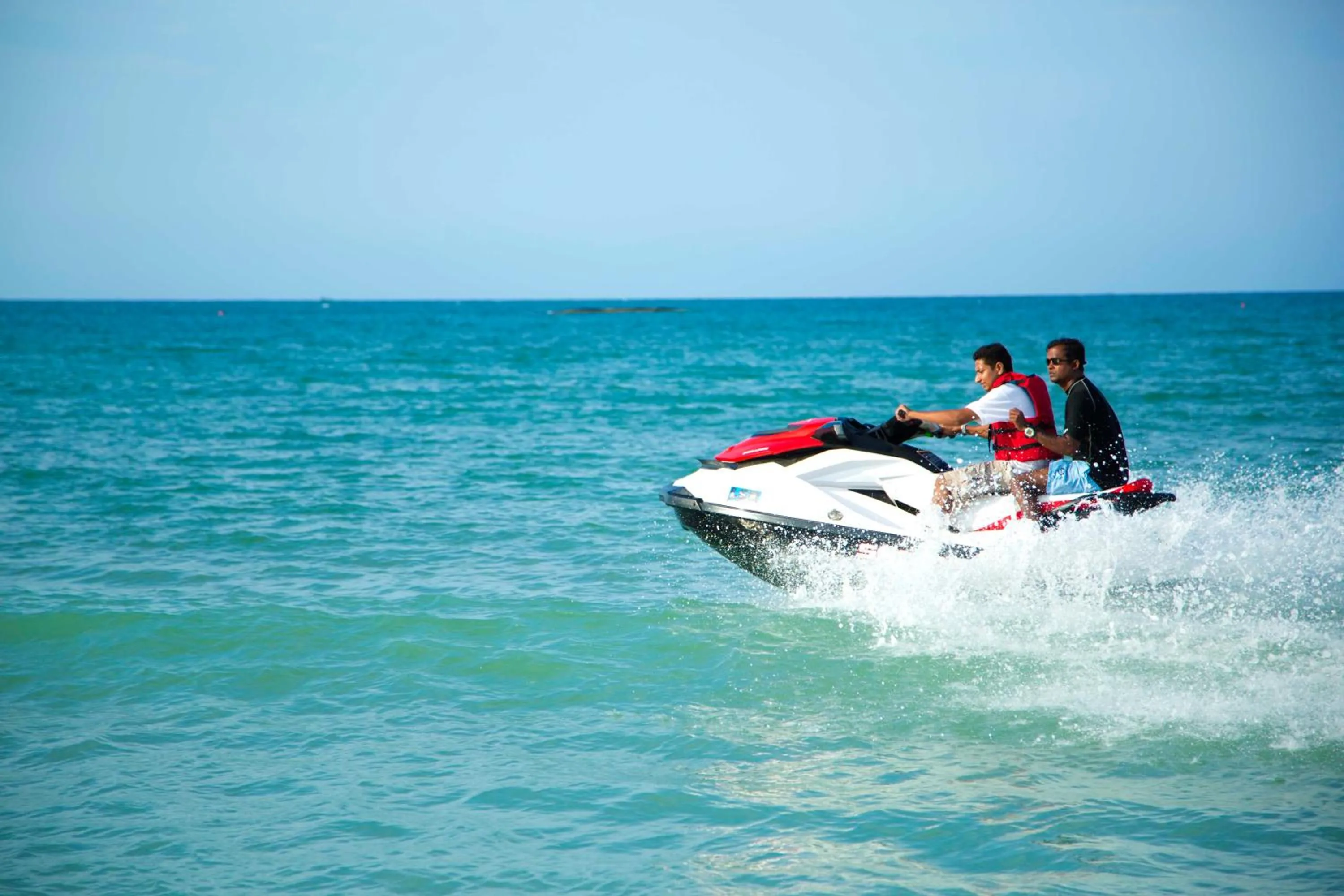 Day in Maalu Maalu Resort & Spa - Thema Collection