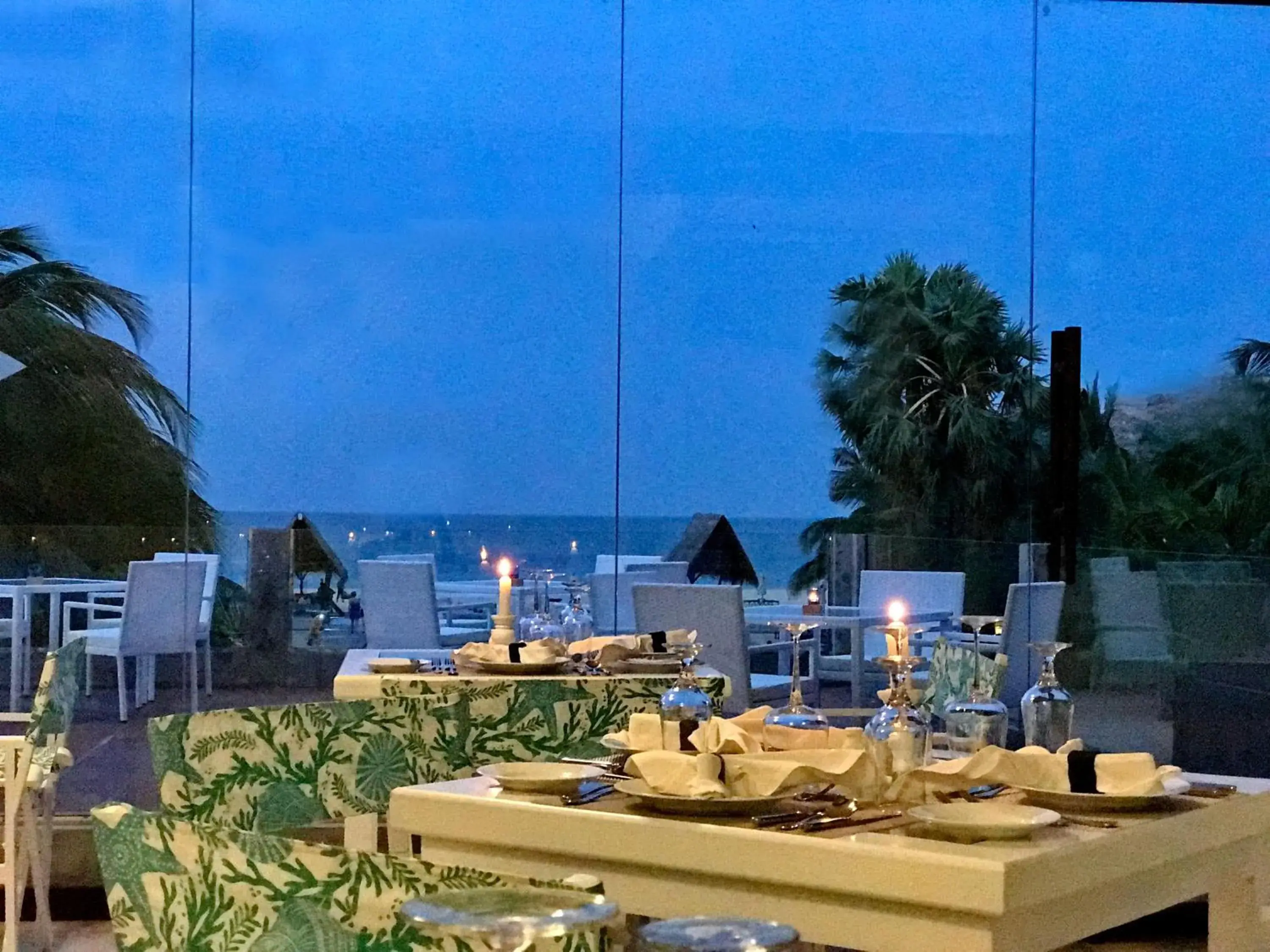 Restaurant/places to eat in Maalu Maalu Resort & Spa - Thema Collection Restaurant/places to eat in Maalu Maalu Resort & Spa - Thema Collection