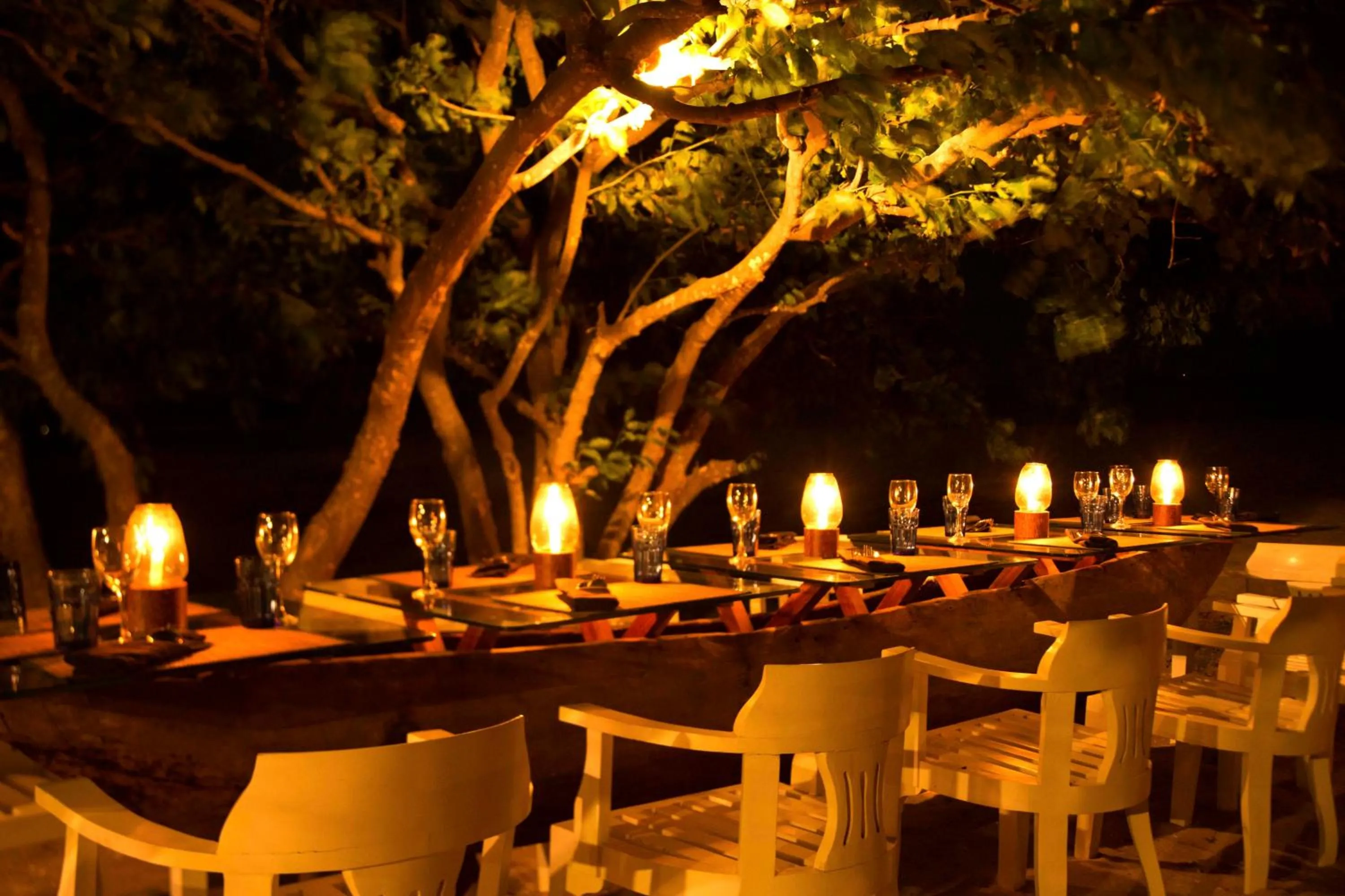 Restaurant/places to eat in Maalu Maalu Resort & Spa - Thema Collection