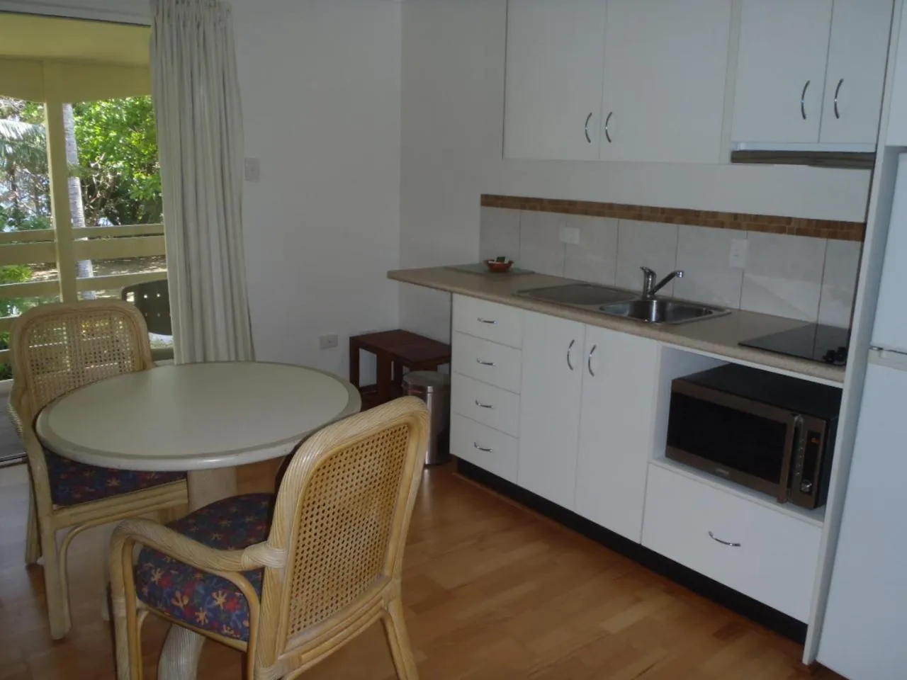 Kitchen or kitchenette in Beachside Holiday Units