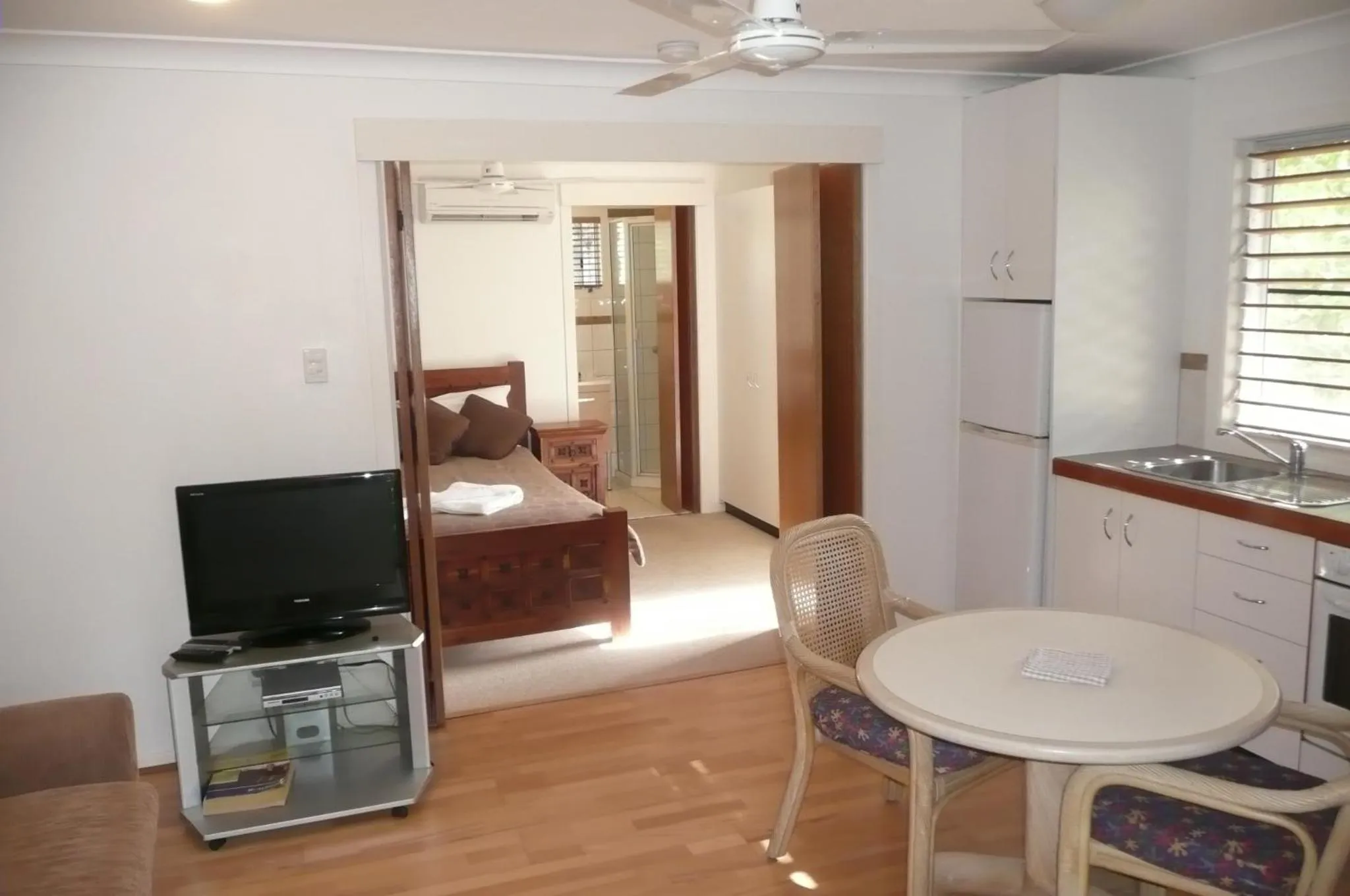 Decorative detail, Bed in Beachside Holiday Units