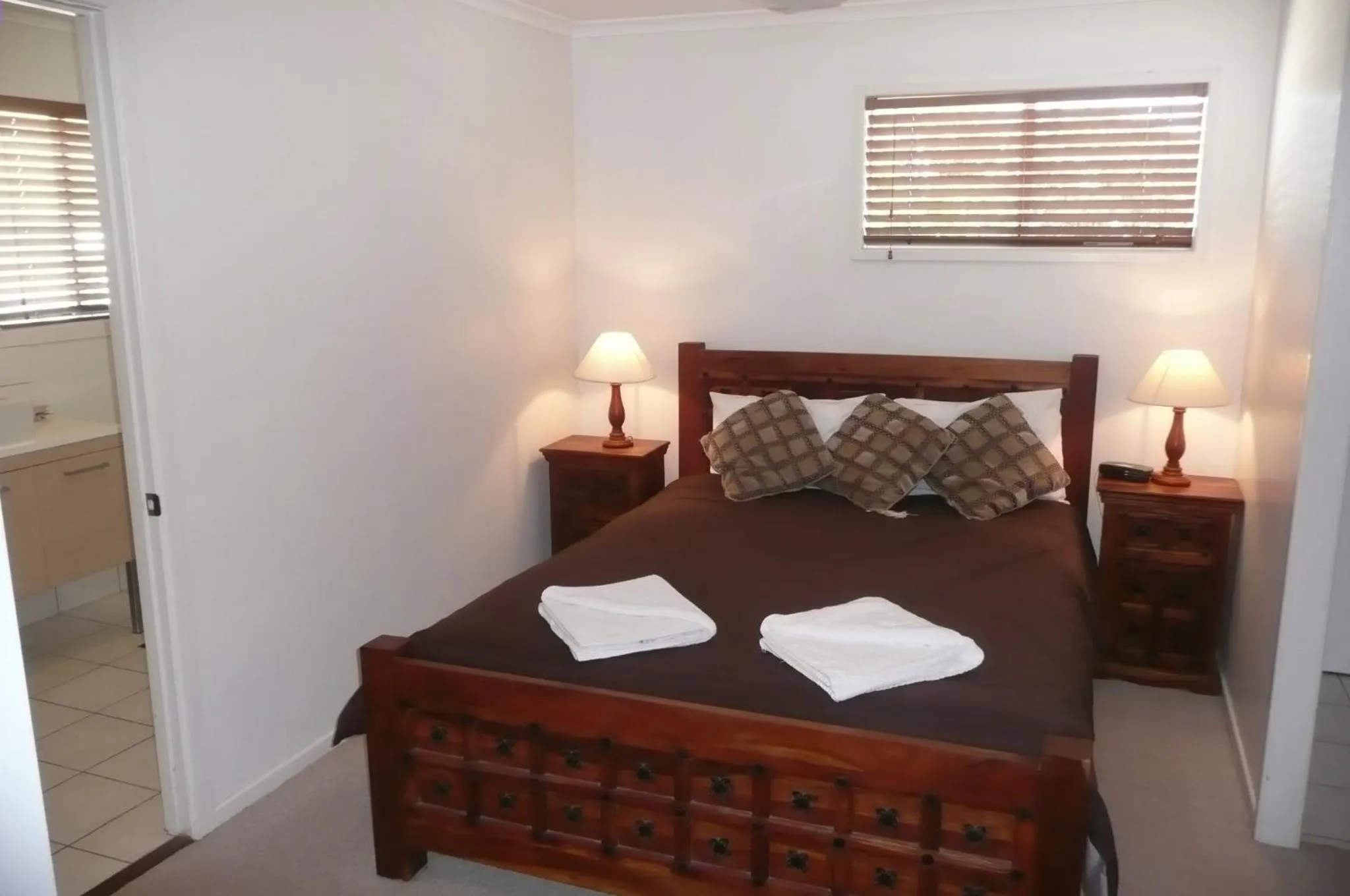 Bed in Beachside Holiday Units