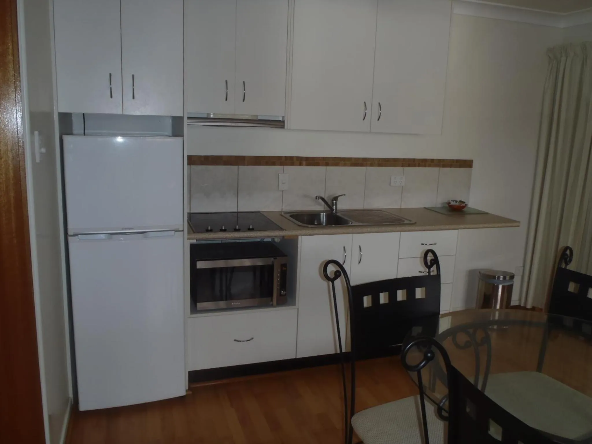 Kitchen or kitchenette in Beachside Holiday Units