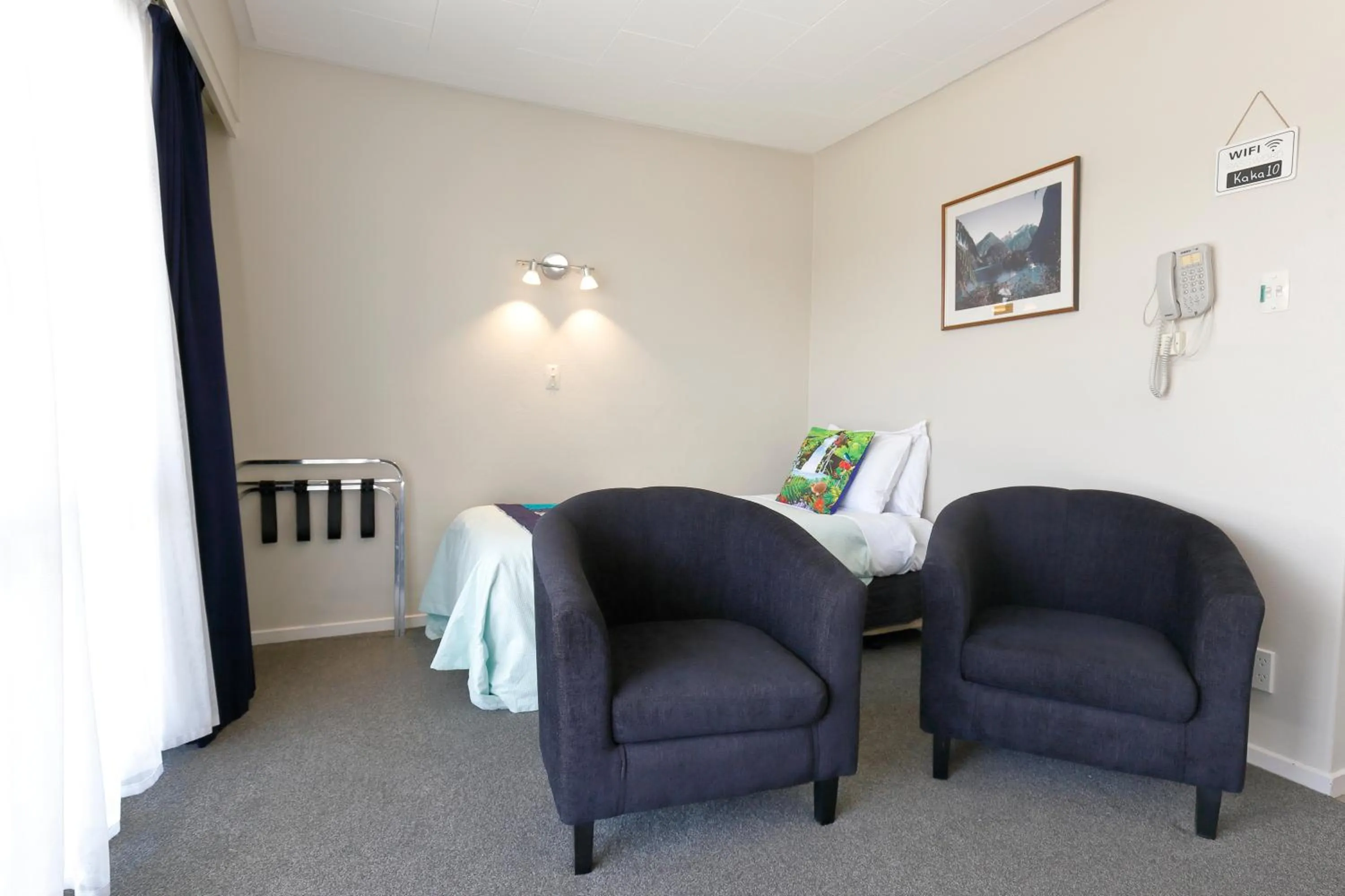 Living room in Aden Motel