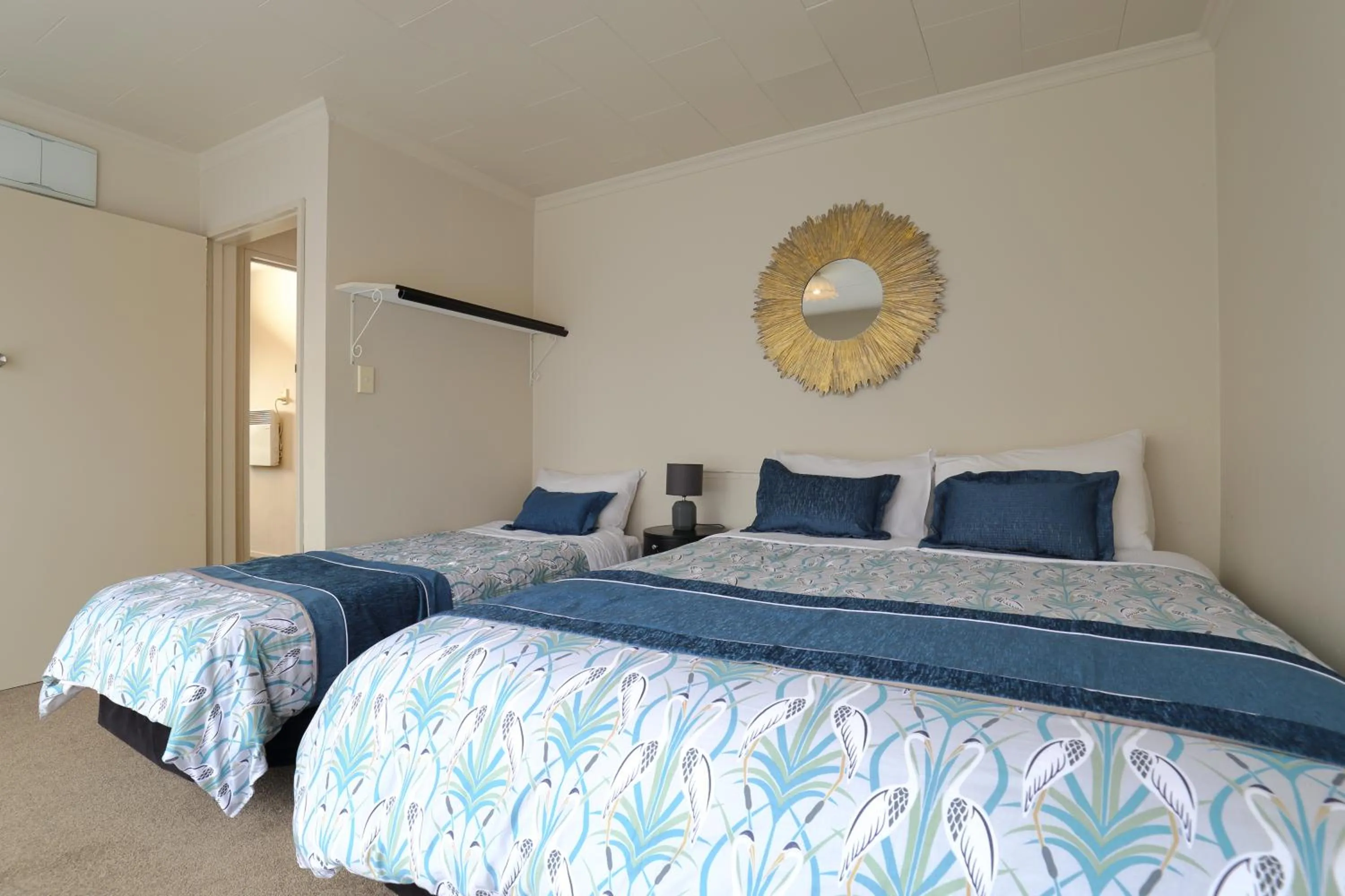 Bedroom, Bed in Aden Motel