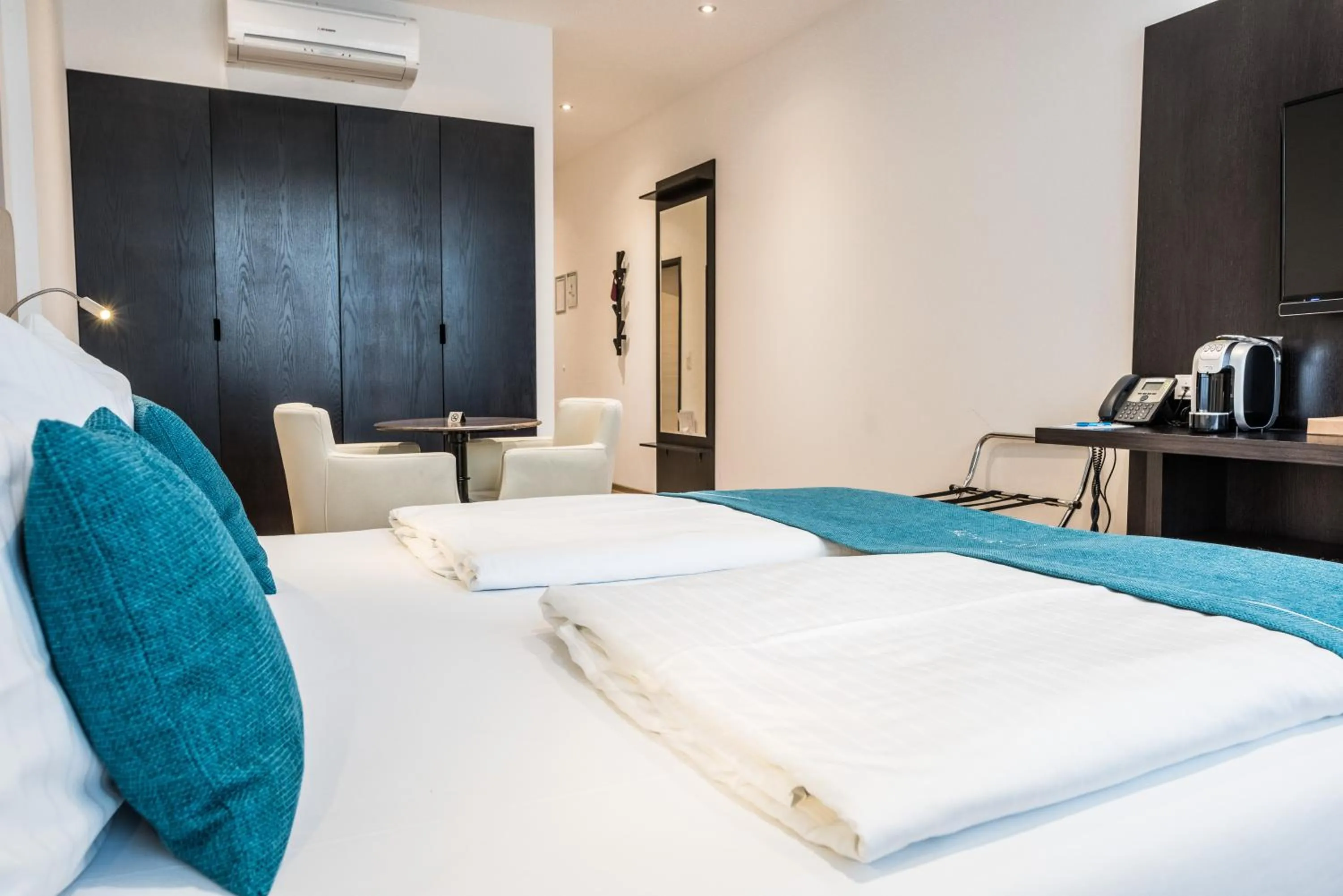 Photo of the whole room, Bed in RheinCity Hotel & Boardinghouse