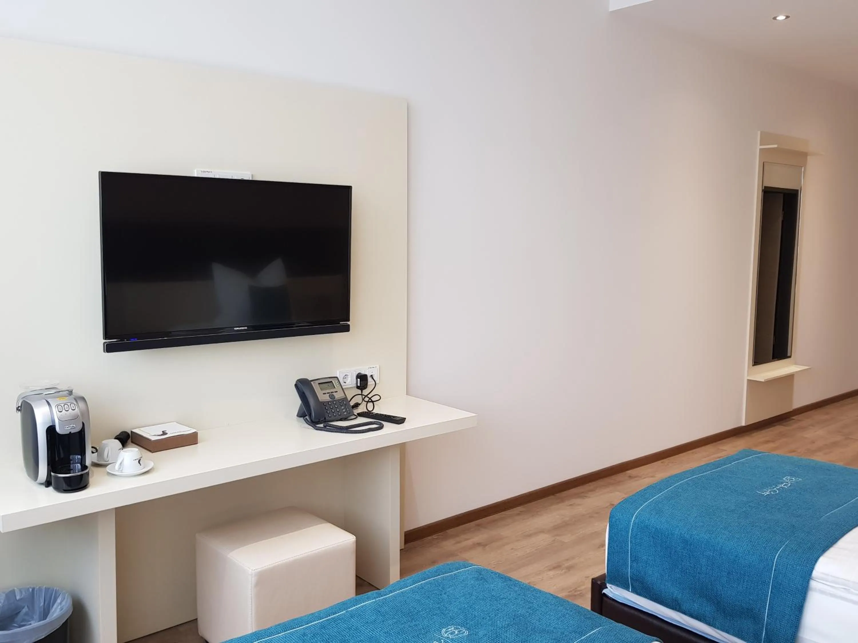 TV and multimedia, Bed in RheinCity Hotel & Boardinghouse