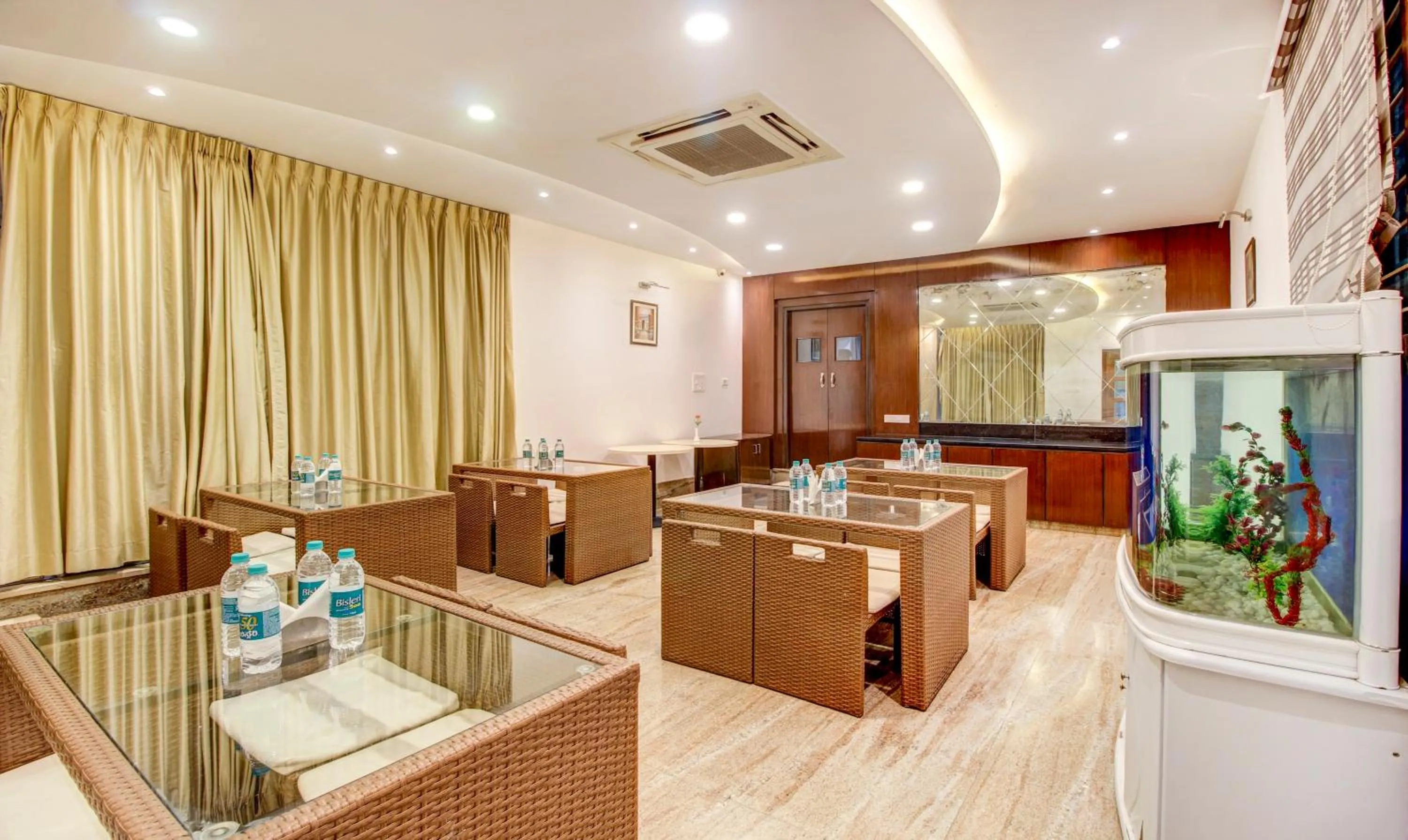 Restaurant/places to eat in Treebo The Sai Leela Suites