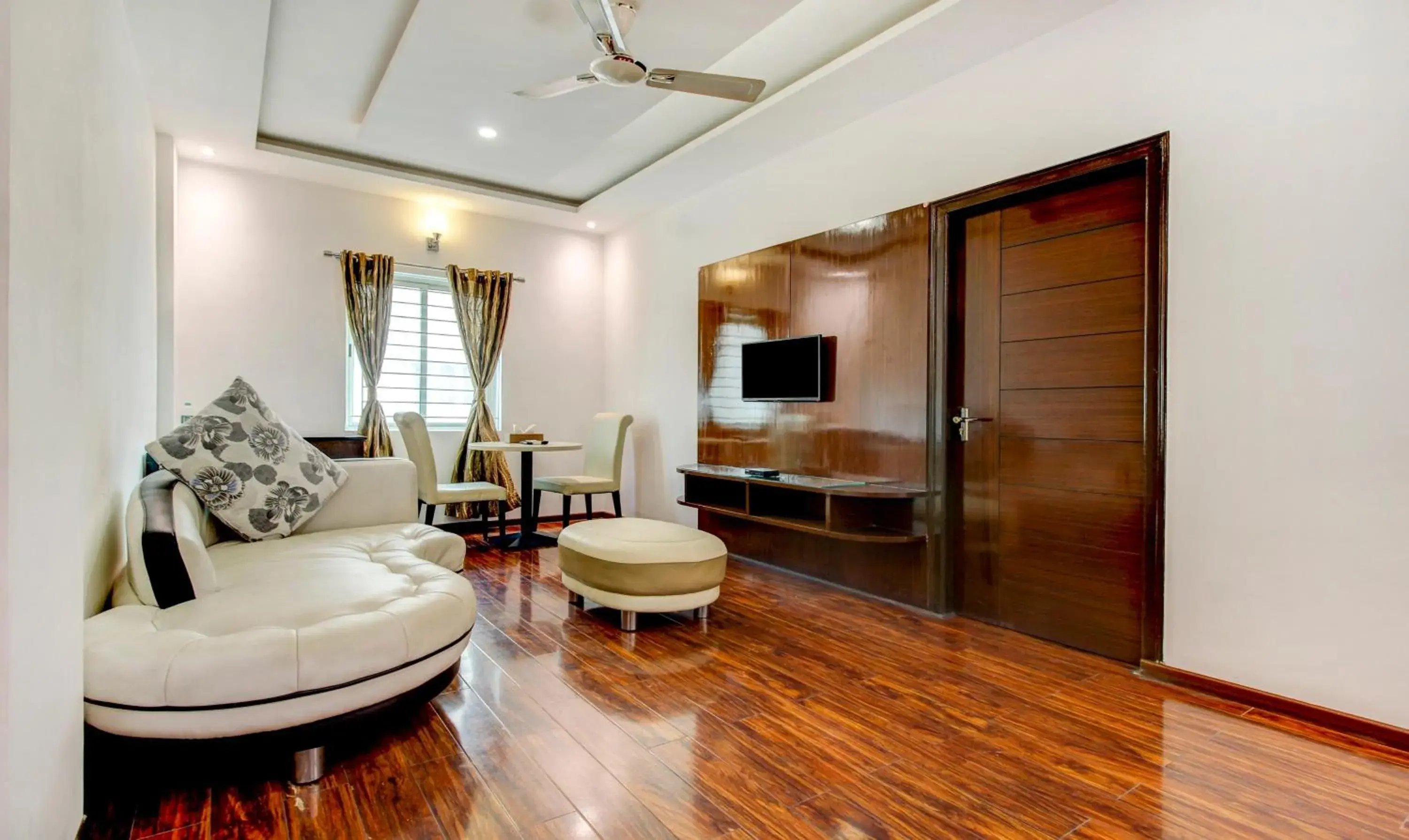 Bedroom in Treebo The Sai Leela Suites Bedroom in Treebo The Sai Leela Suites