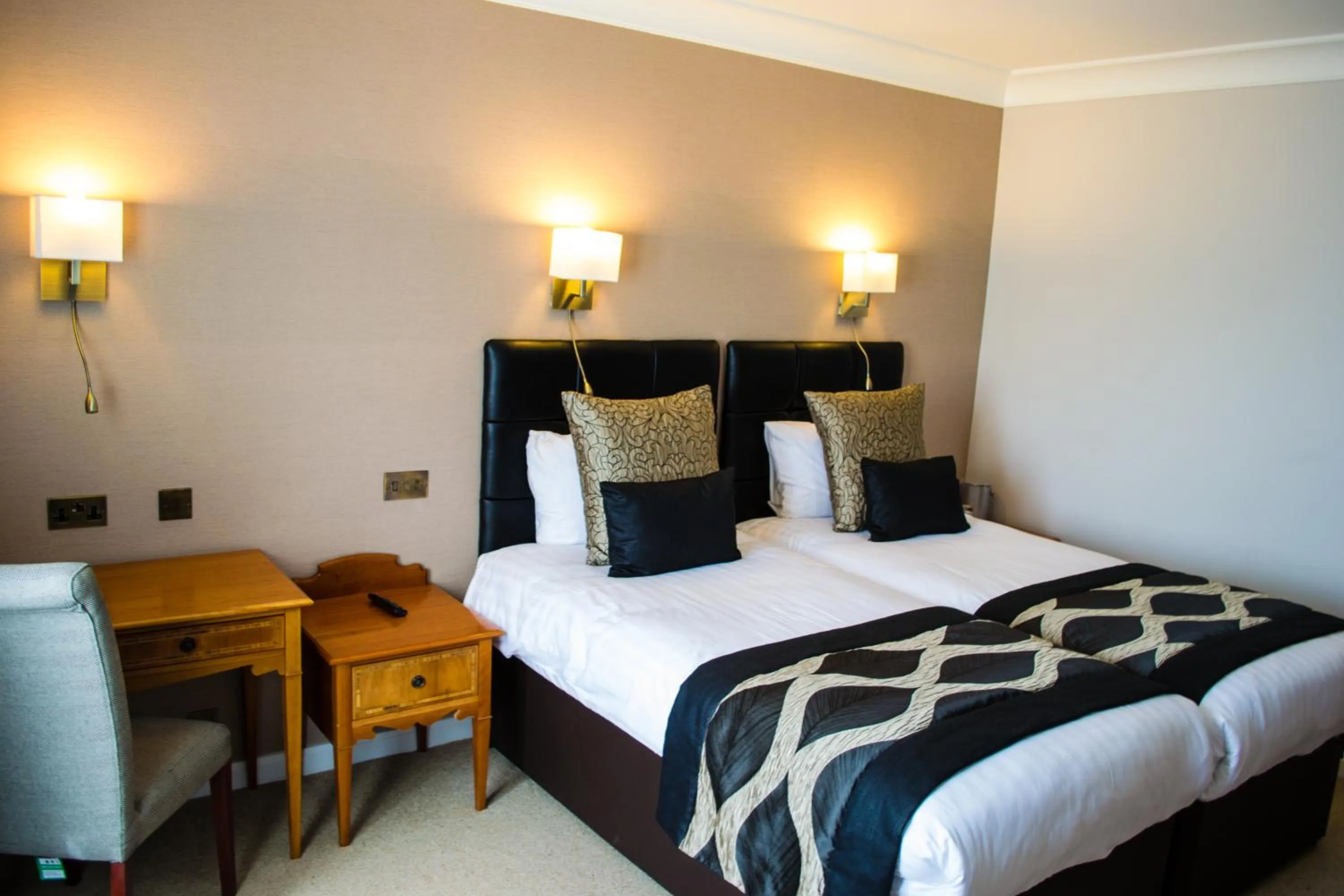 Bedroom, Bed in Lancaster House Hotel