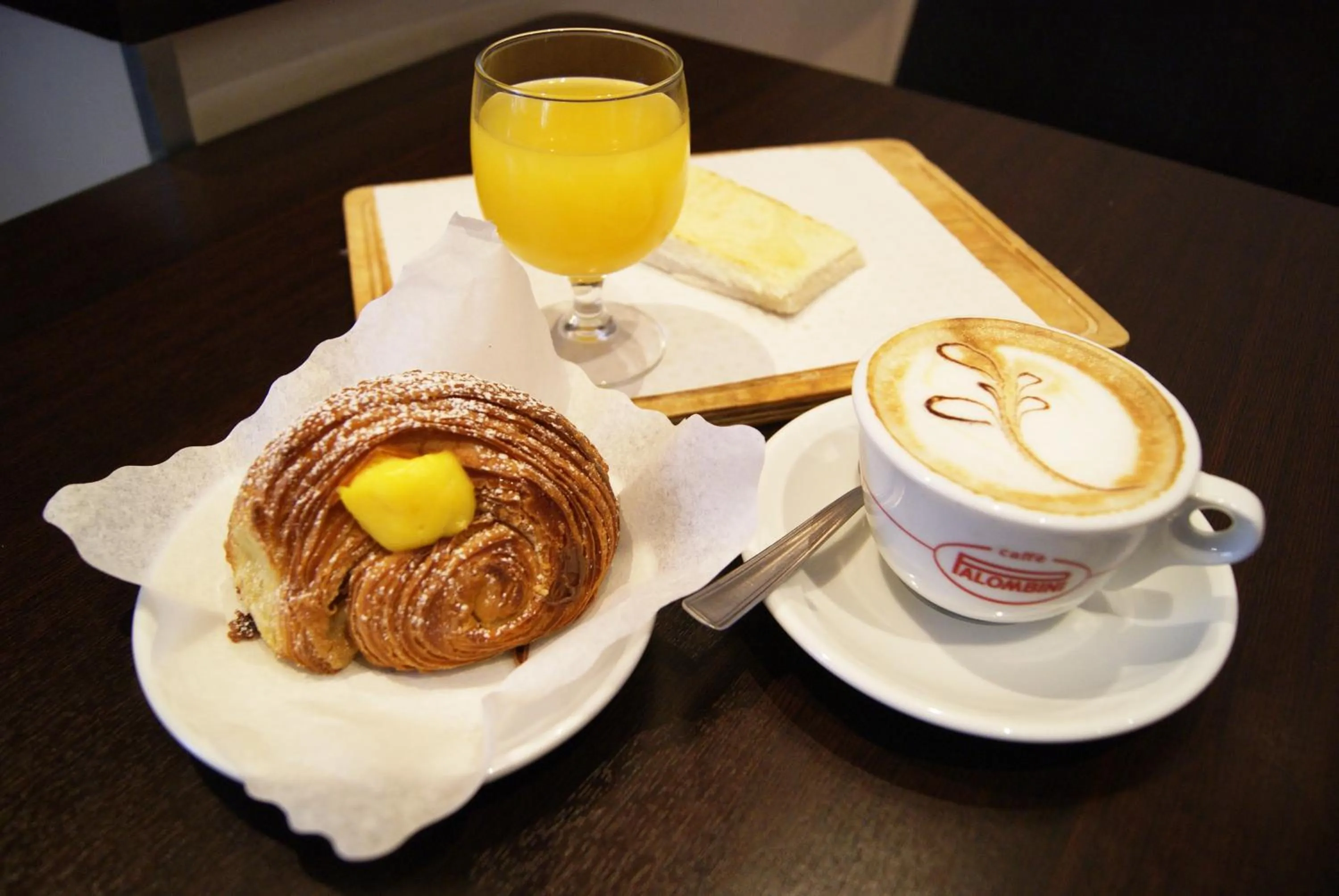 Breakfast in River Luxury Suites