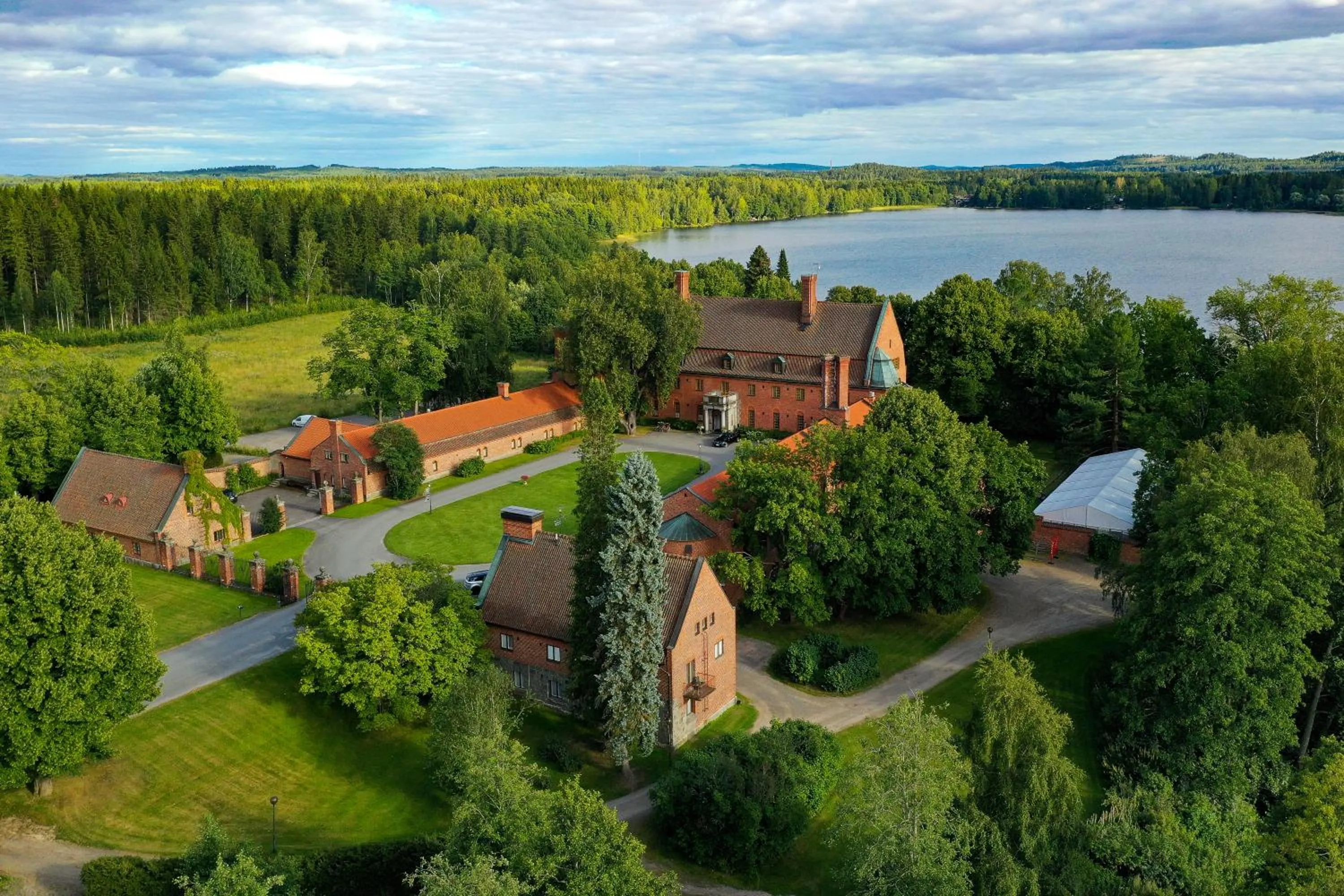 Property building in Hotel Vanajanlinna