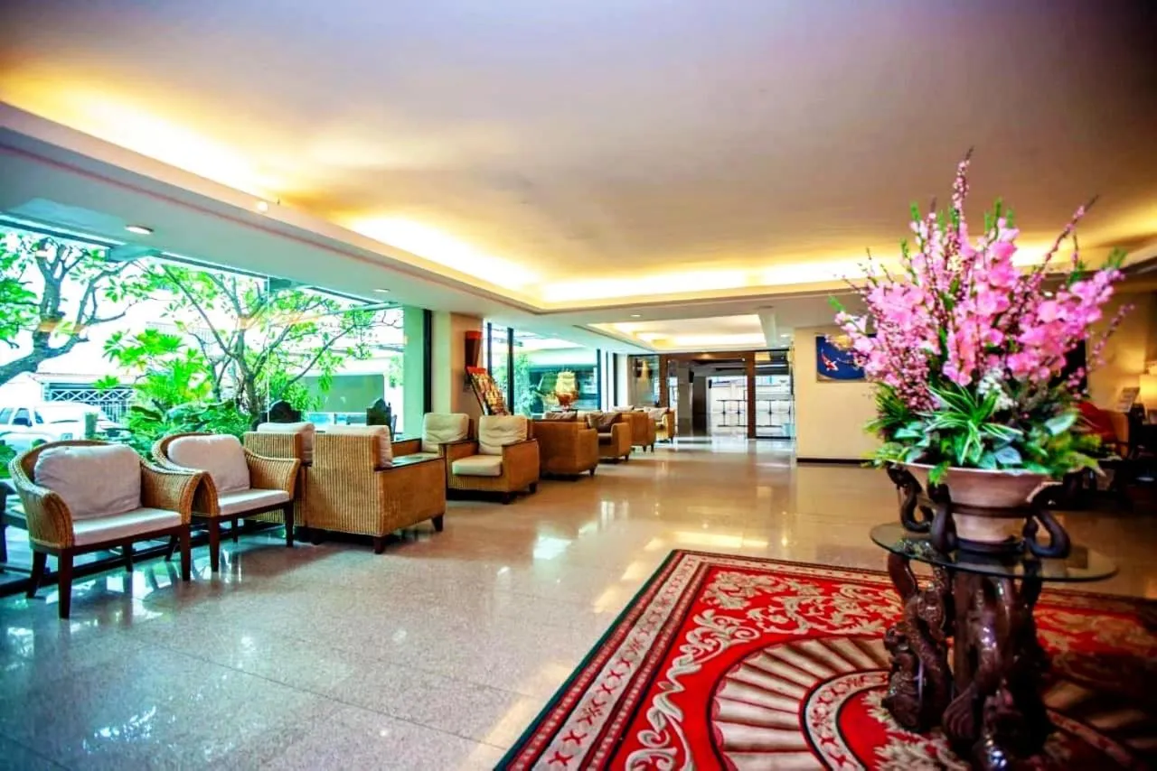 Lobby or reception in Royal Panerai Hotel Chiangmai
