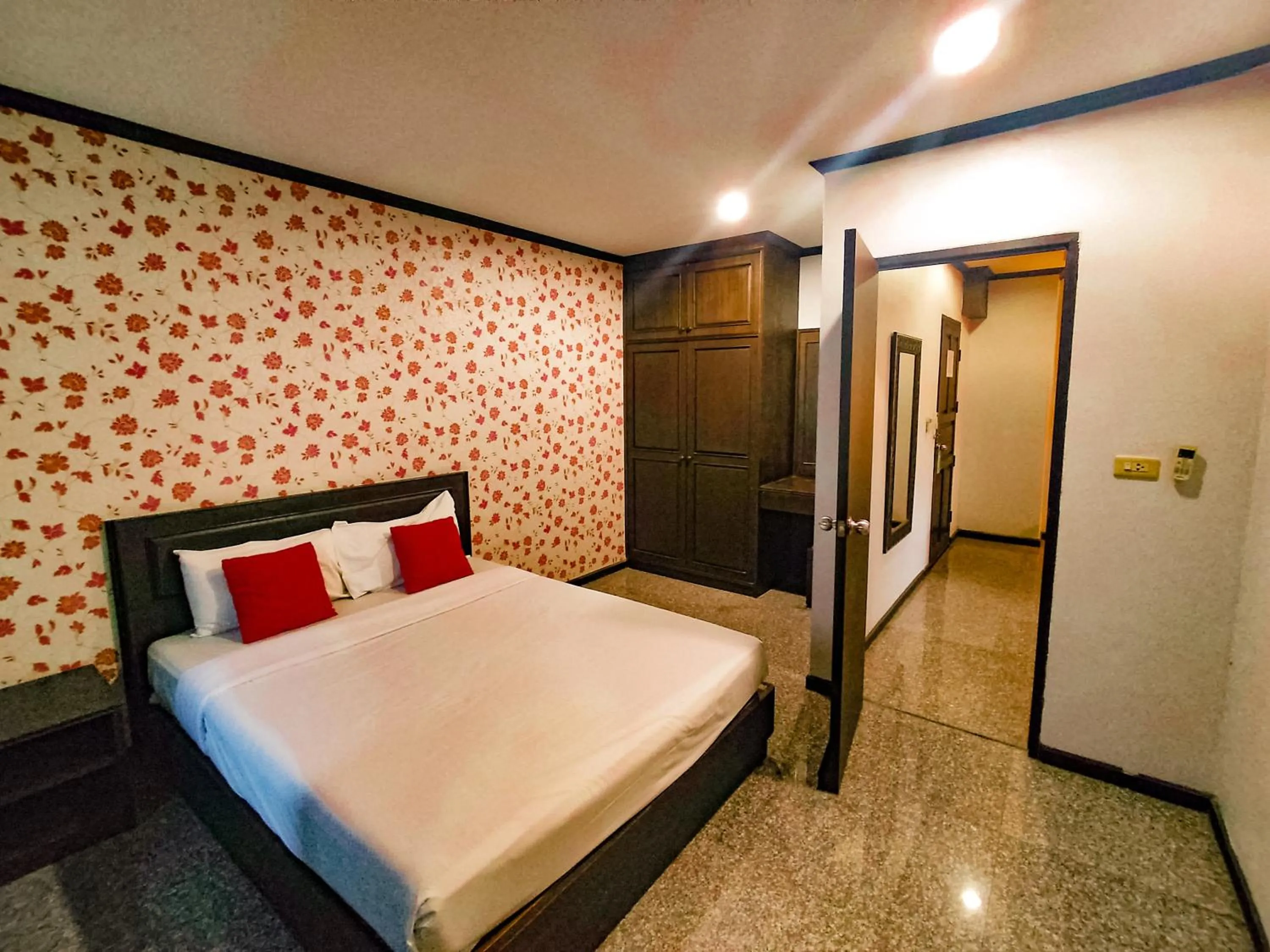 Bed in Royal Panerai Hotel Chiangmai