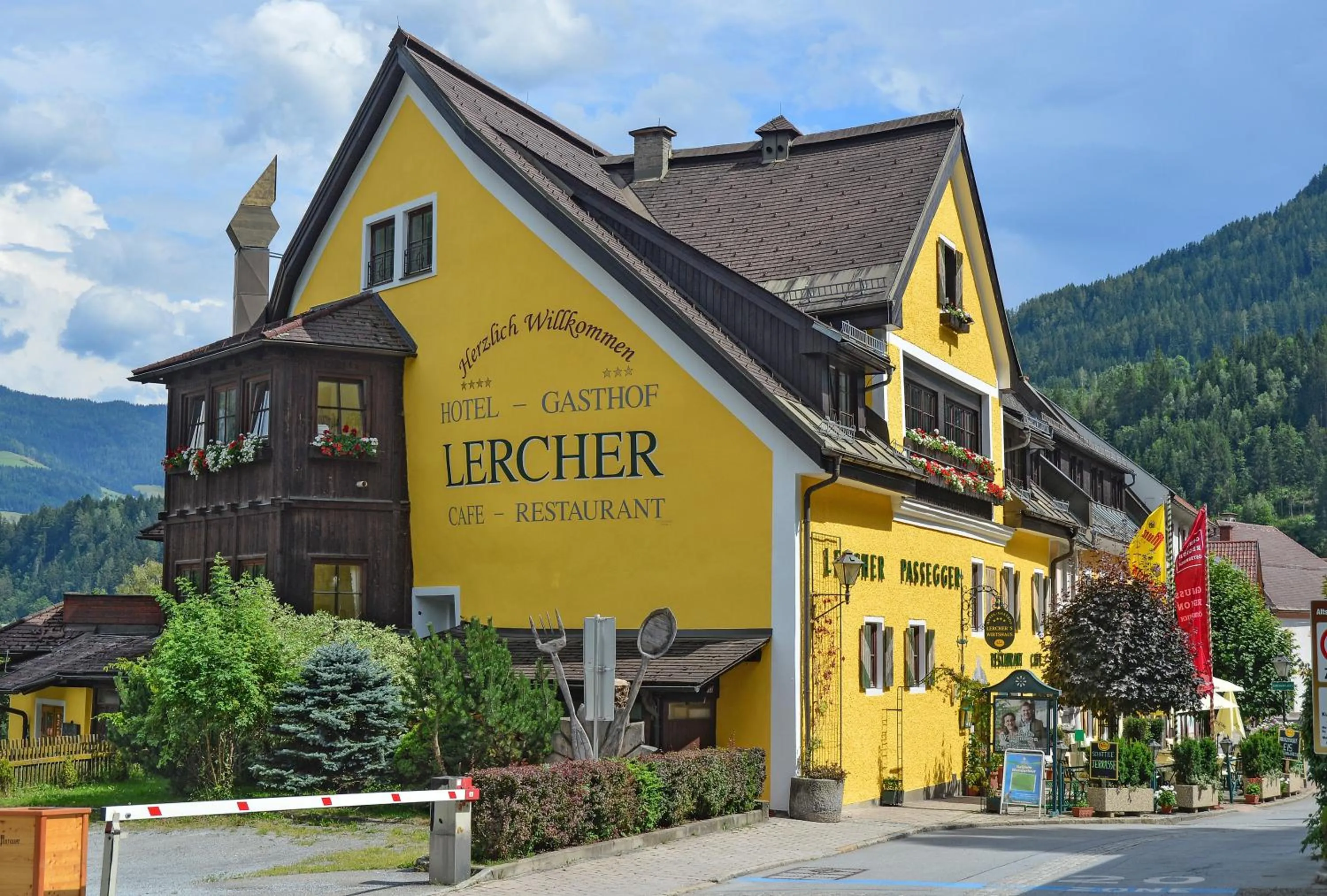 Facade/entrance in Hotel Gasthof Lercher