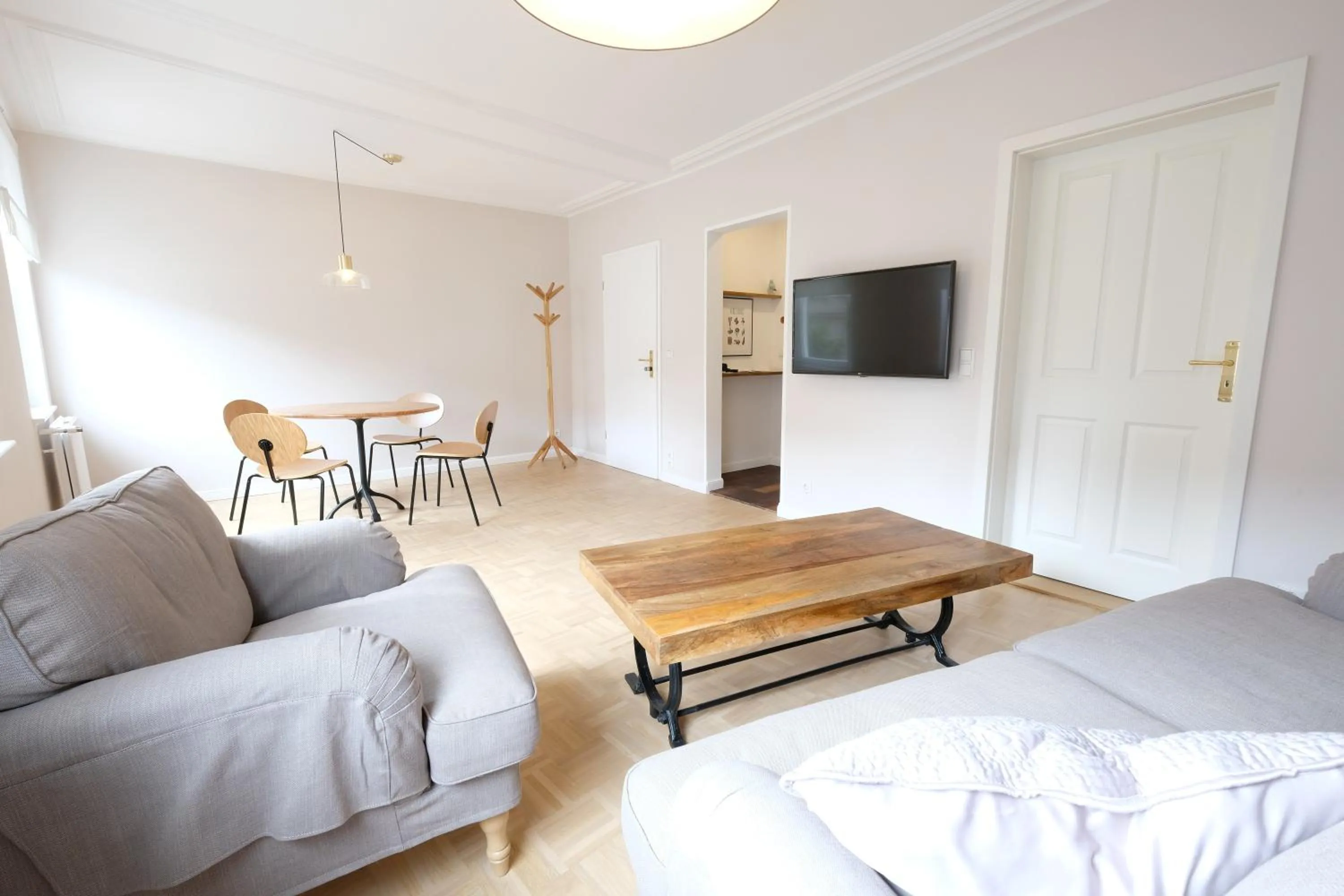 TV and multimedia in Boutique Charme Apartments Langestr 14