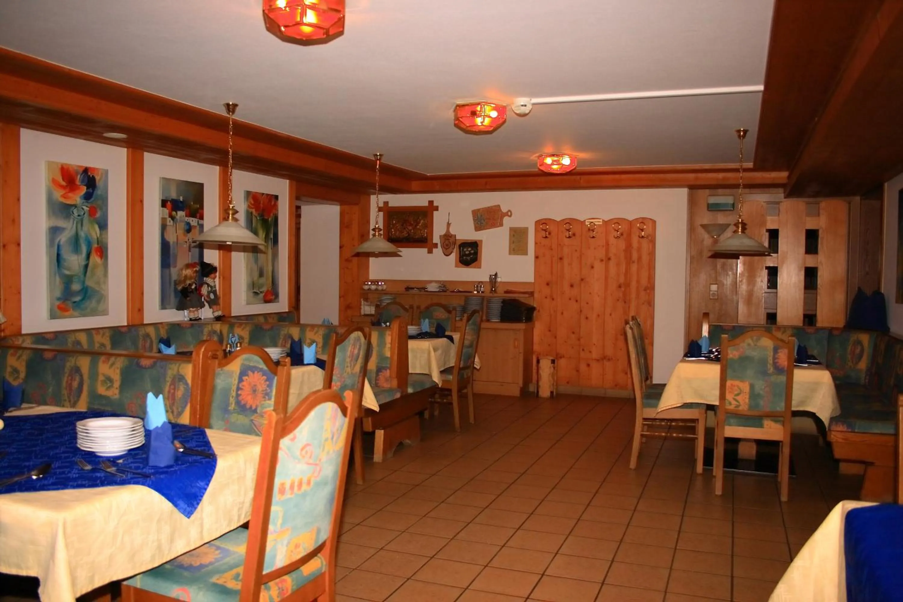 Restaurant/places to eat in Hotel Wiese