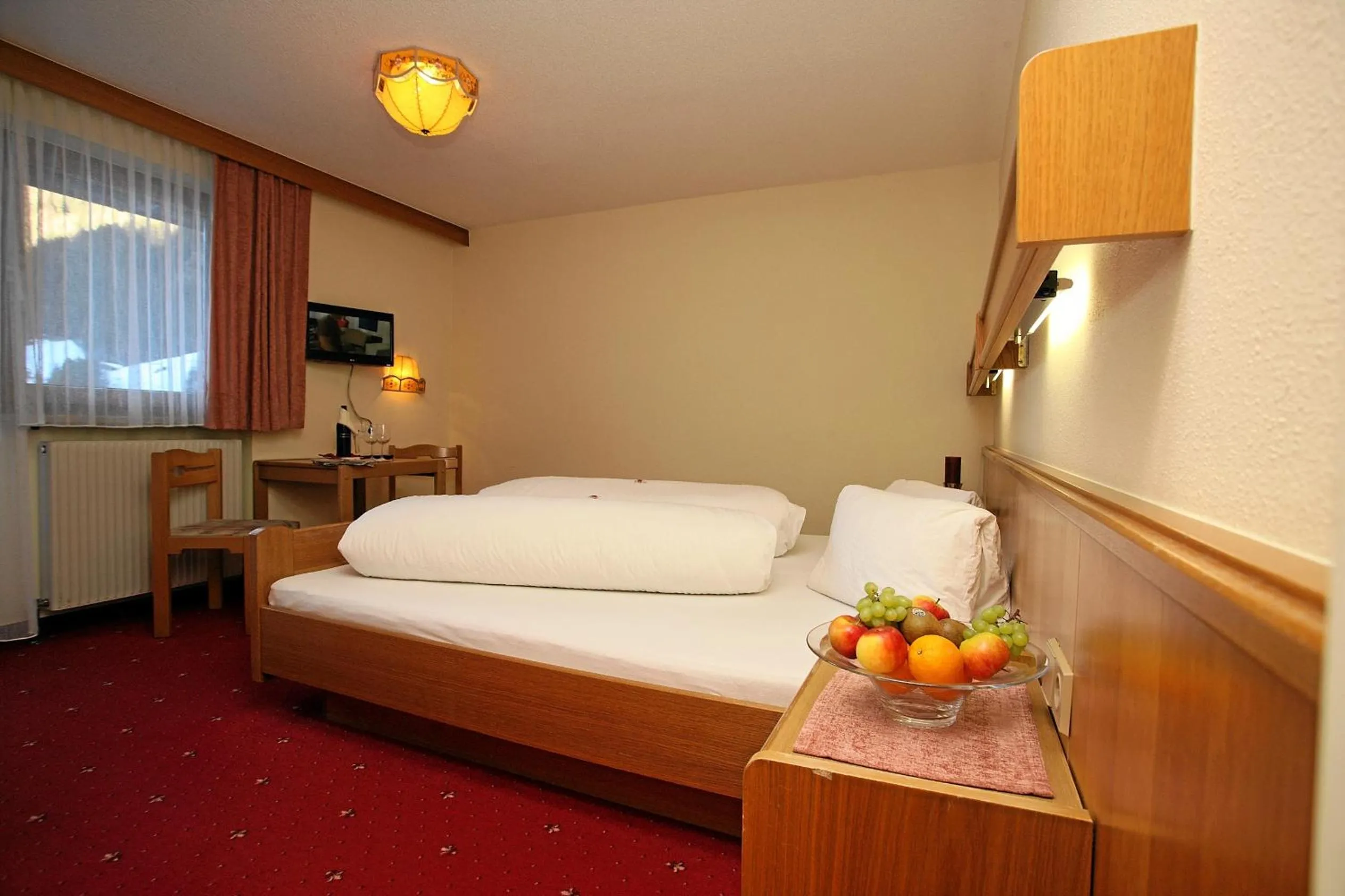 Photo of the whole room, Bed in Hotel Wiese