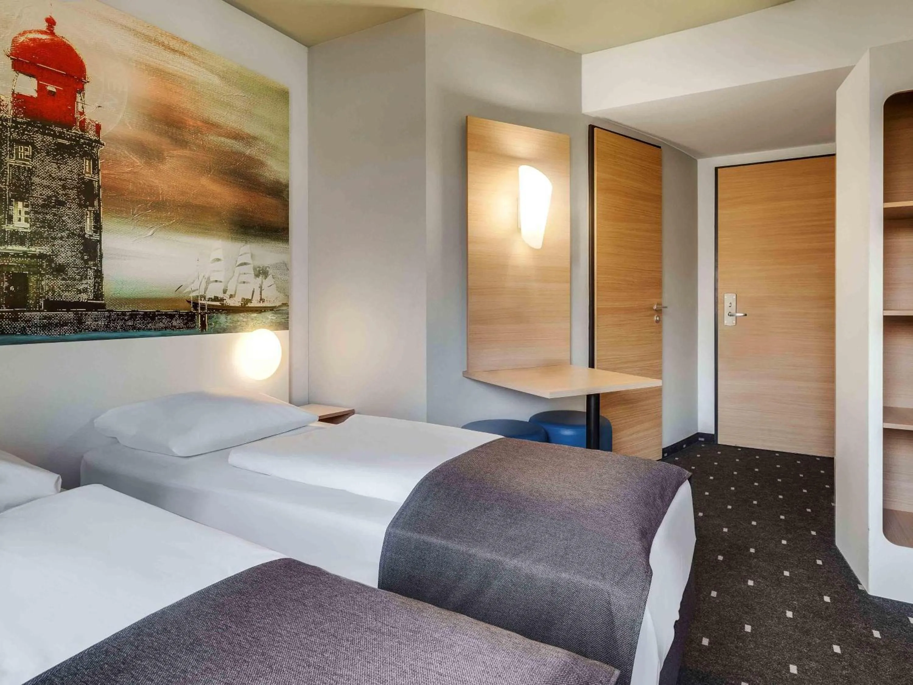 Photo of the whole room, Bed in B&B Hotel Bremerhaven