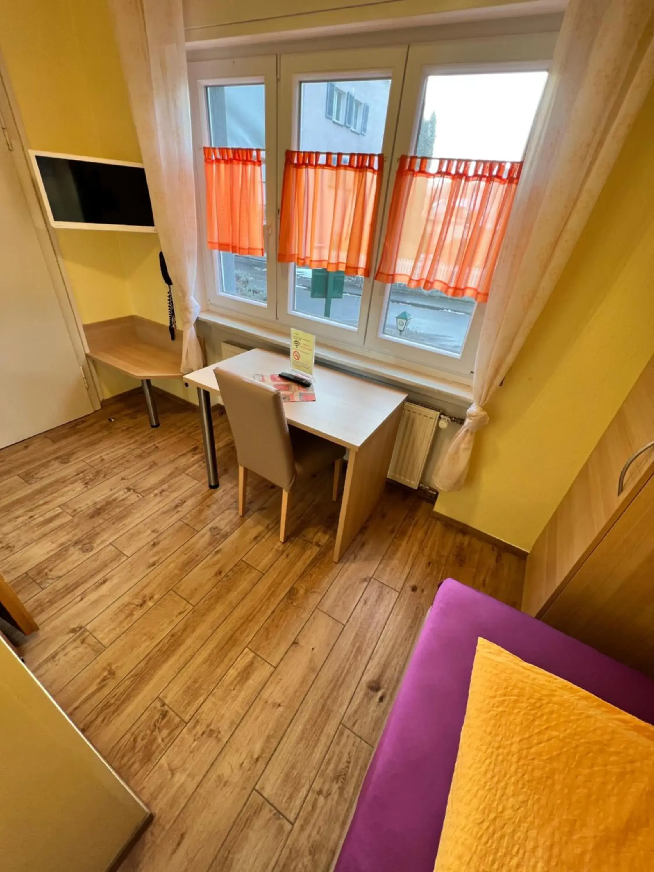 Single Room with Private Bathroom - single occupancy in Hotel-Heilsberg Single Room with Private Bathroom - single occupancy in Hotel-Heilsberg