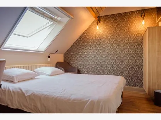 Bed in Oud Gemeentehuis