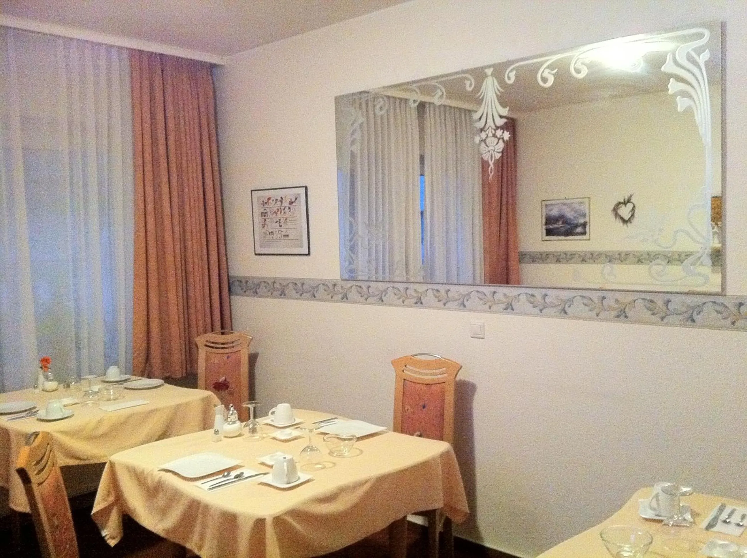 Restaurant/places to eat in Hotel Eigelstein