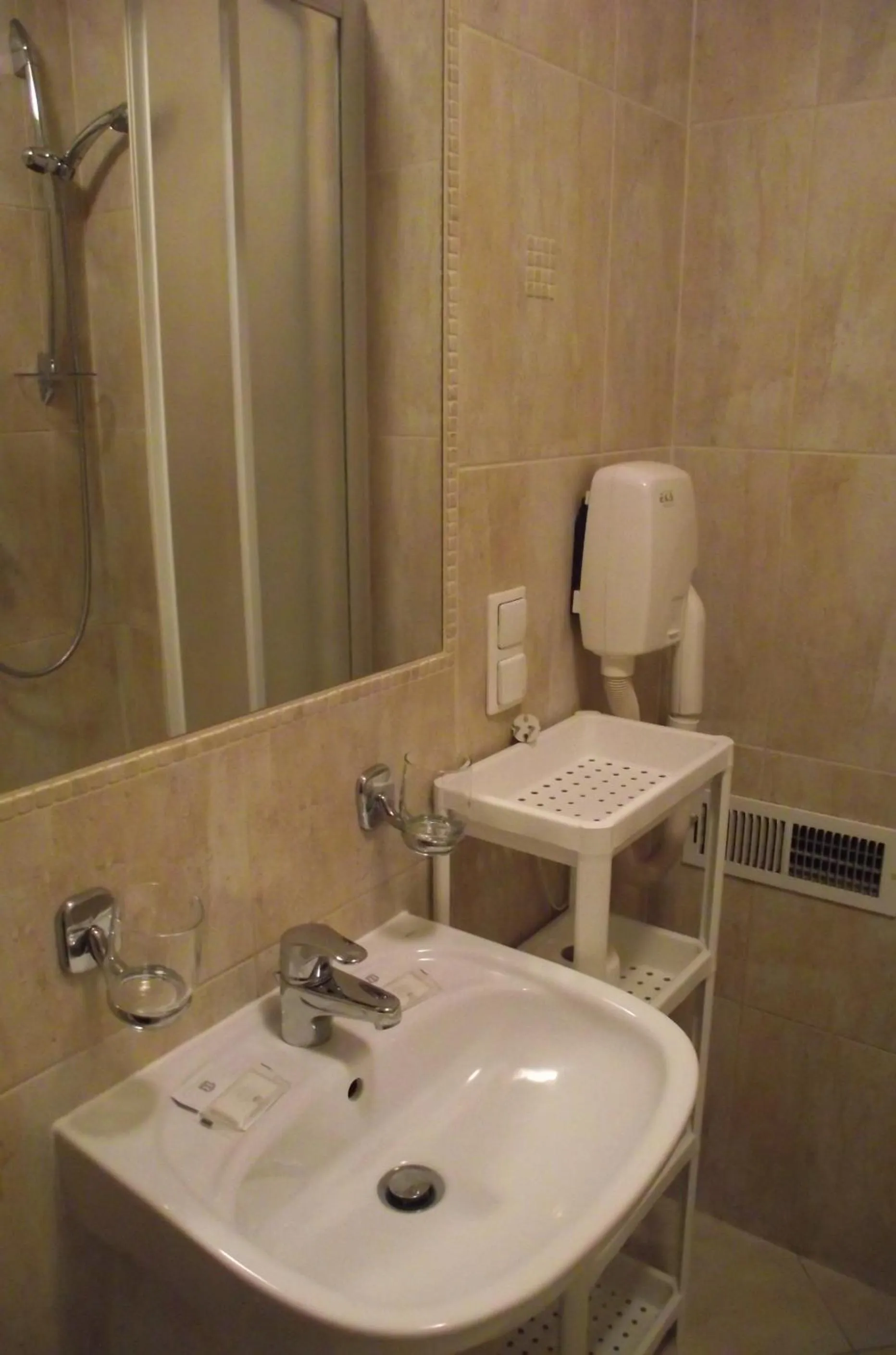 Toilet in Villa Del Arte Bed & Breakfast