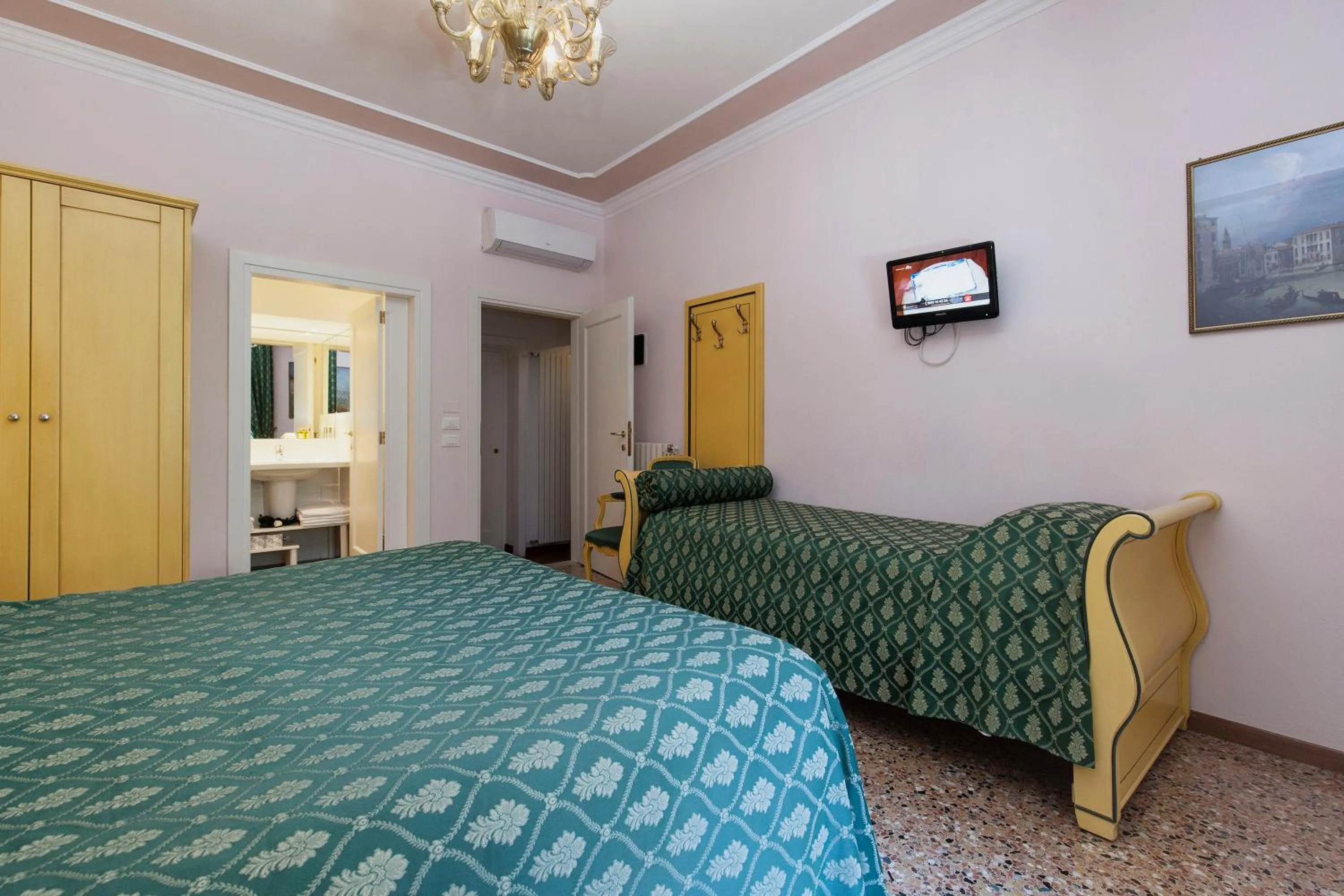 Zaguri B&B