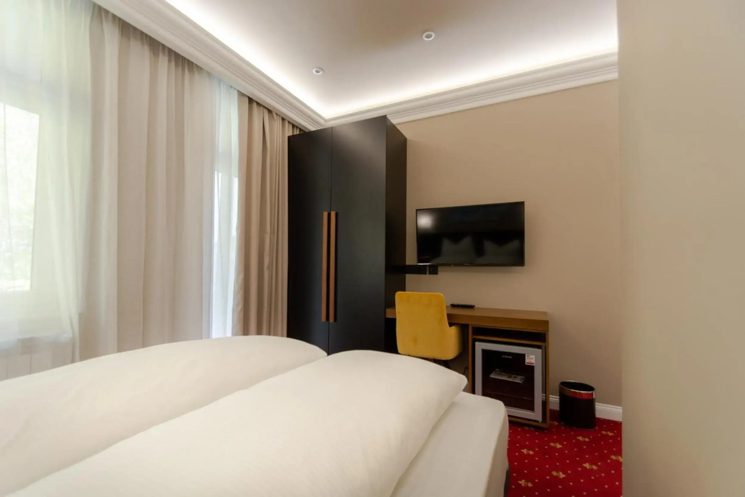 Double Room with Balcony in 2H Horizon Hotel Double Room with Balcony in 2H Horizon Hotel