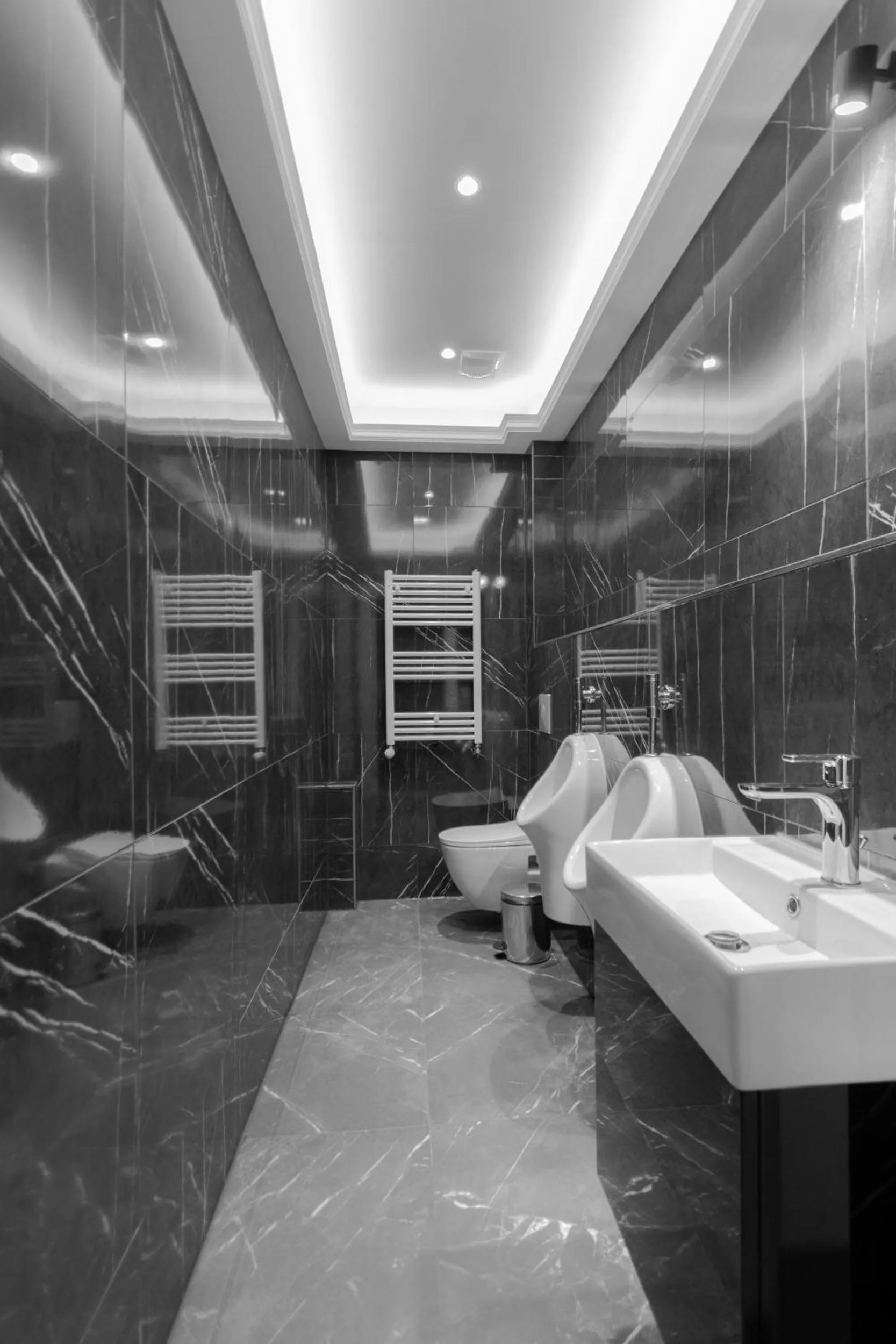 Restaurant/places to eat in 2H Horizon Hotel