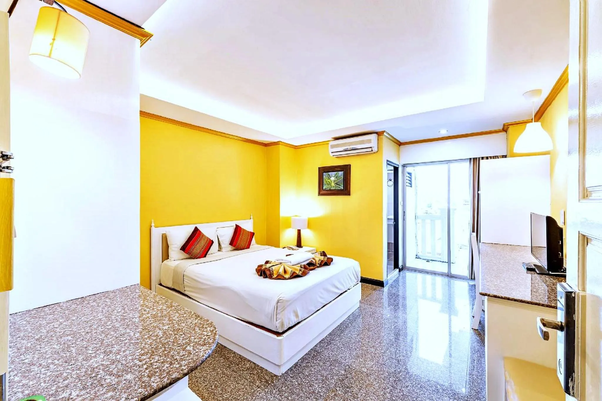 Bed in Royal Peninsula Hotel Chiangmai