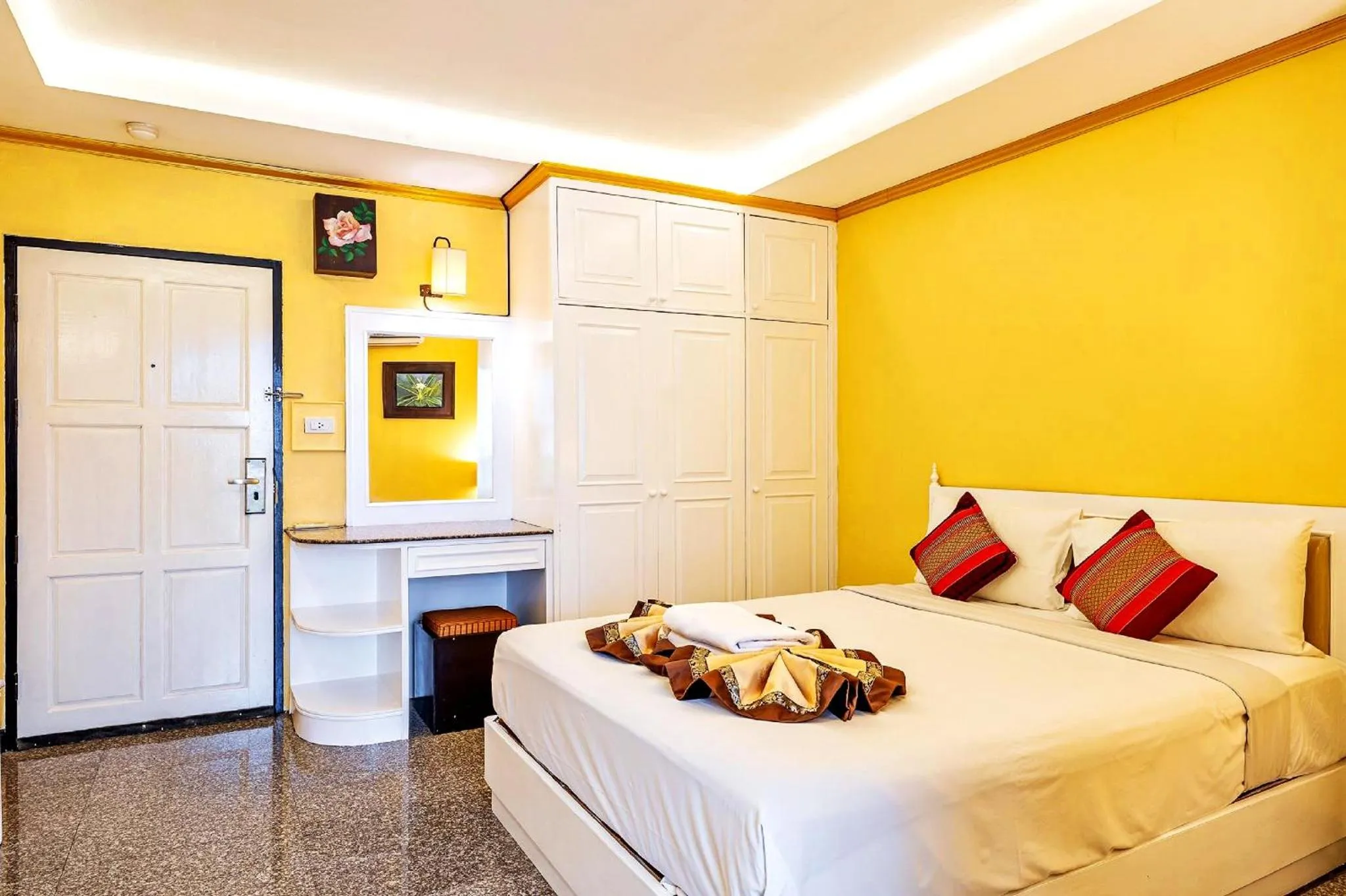 Bed in Royal Peninsula Hotel Chiangmai