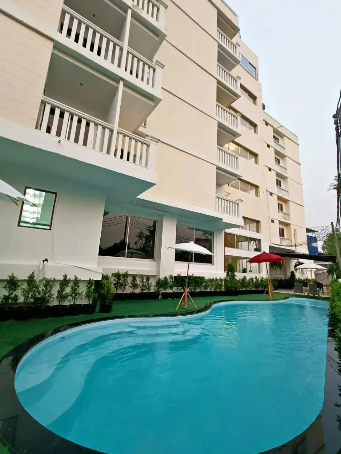 Swimming pool in Royal Peninsula Hotel Chiangmai Swimming pool in Royal Peninsula Hotel Chiangmai