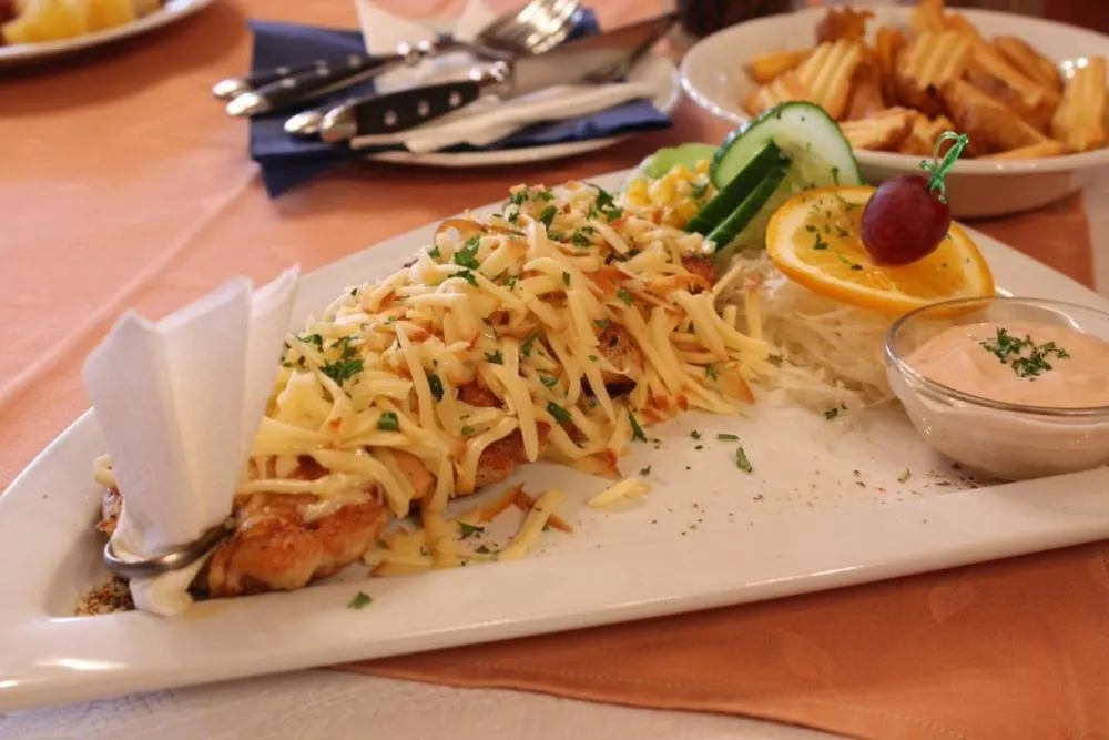 Food in Hotel & restaurant SIGNAL