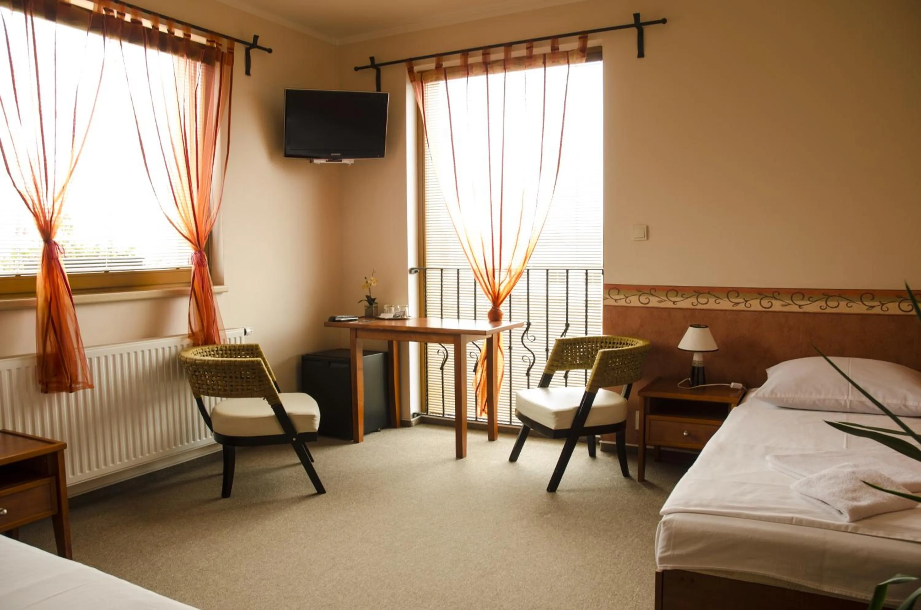 Day, Bed in Hotel & restaurant SIGNAL