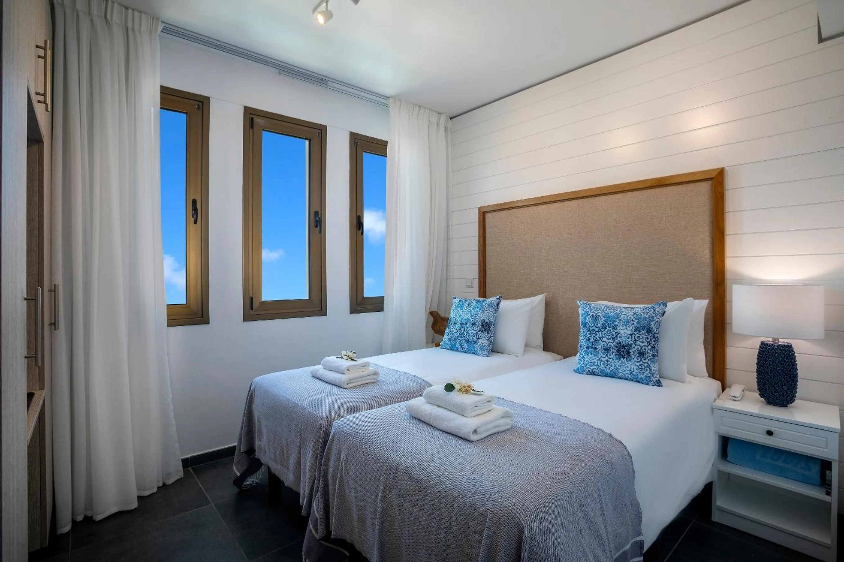 Bedroom, Bed in Chris Le Mare Luxury Villa