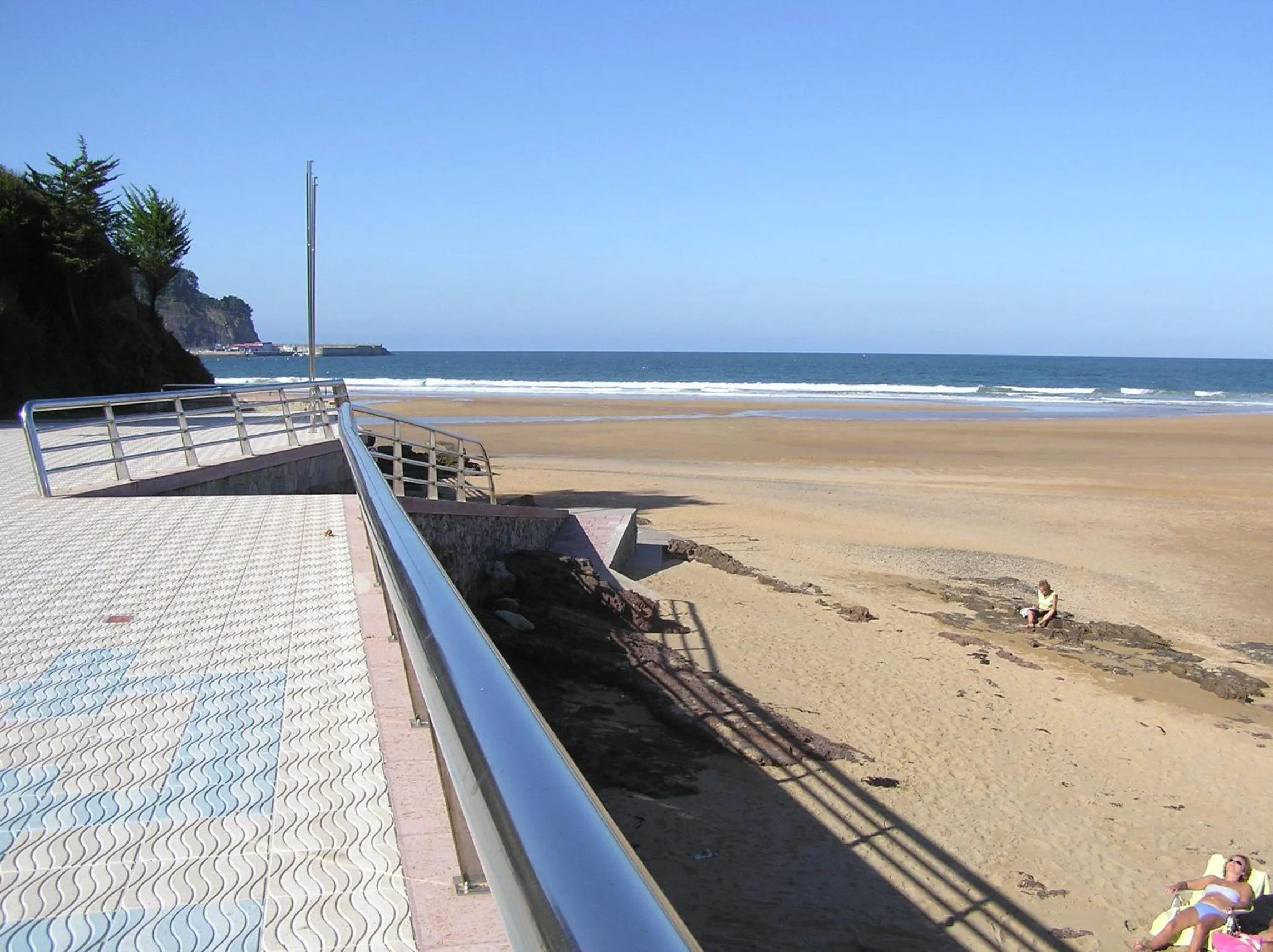 Beach in Hotel Entreviñes